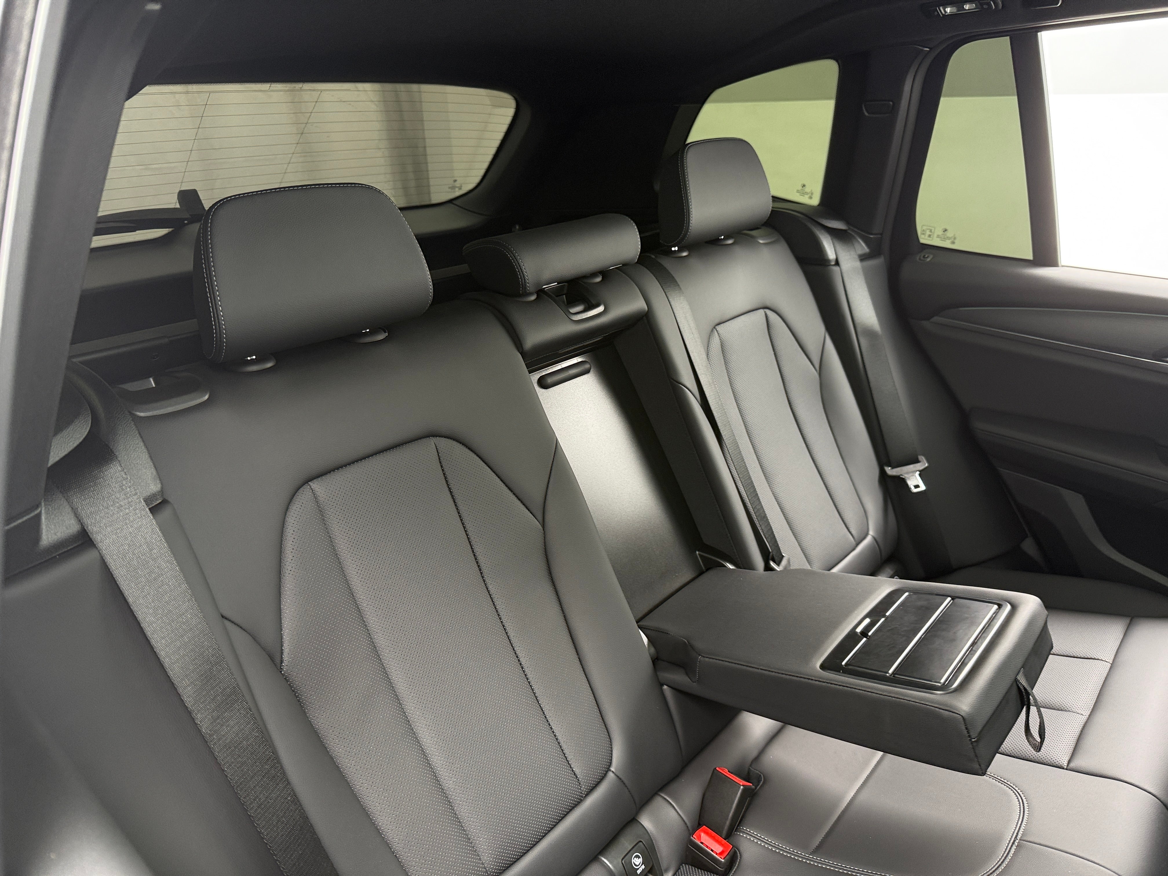 2022 BMW X3 xDrive30i 5