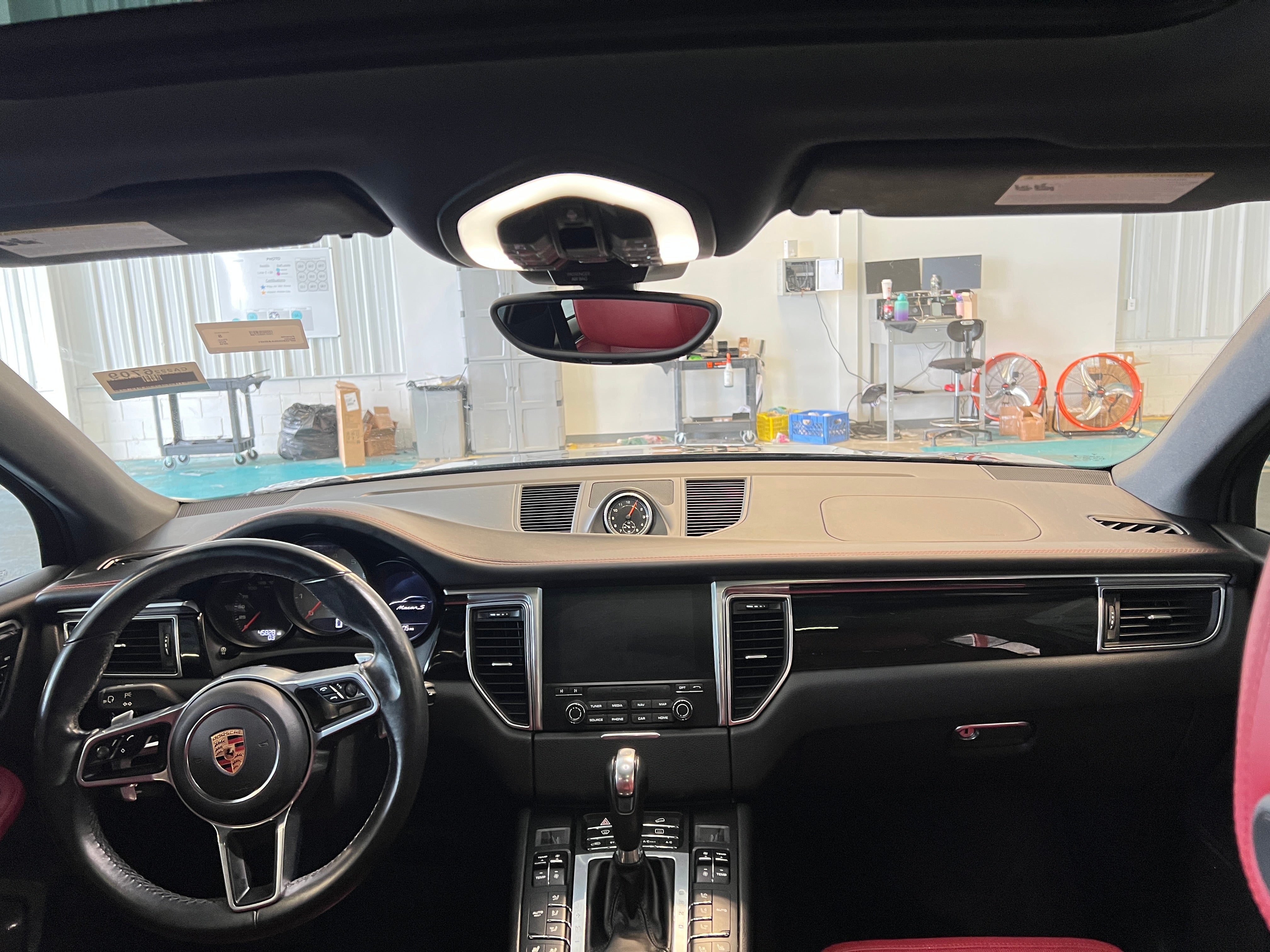 2018 Porsche Macan S 2