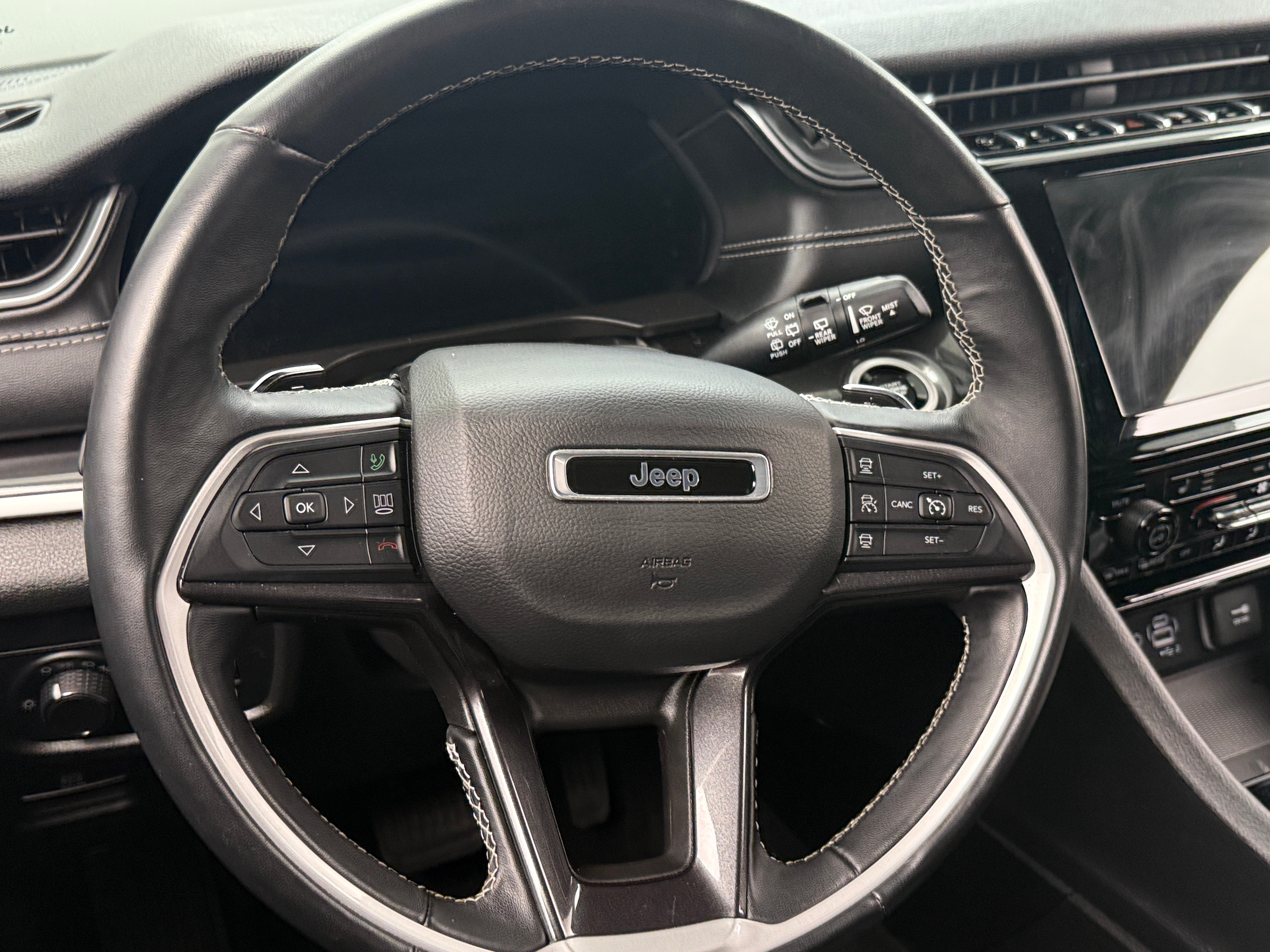 2022 Jeep Grand Cherokee Altitude 4