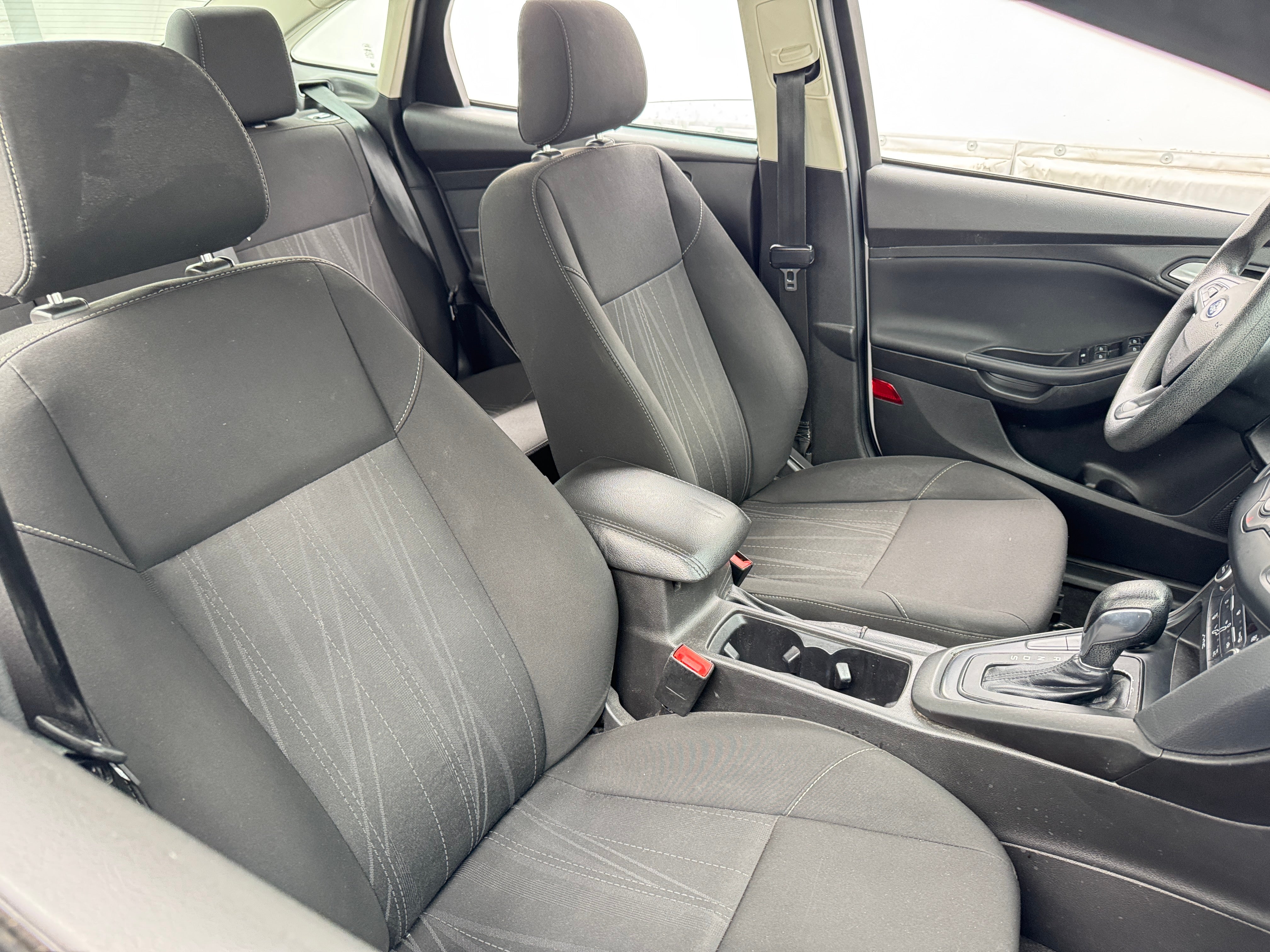 2018 Ford Focus SE 2