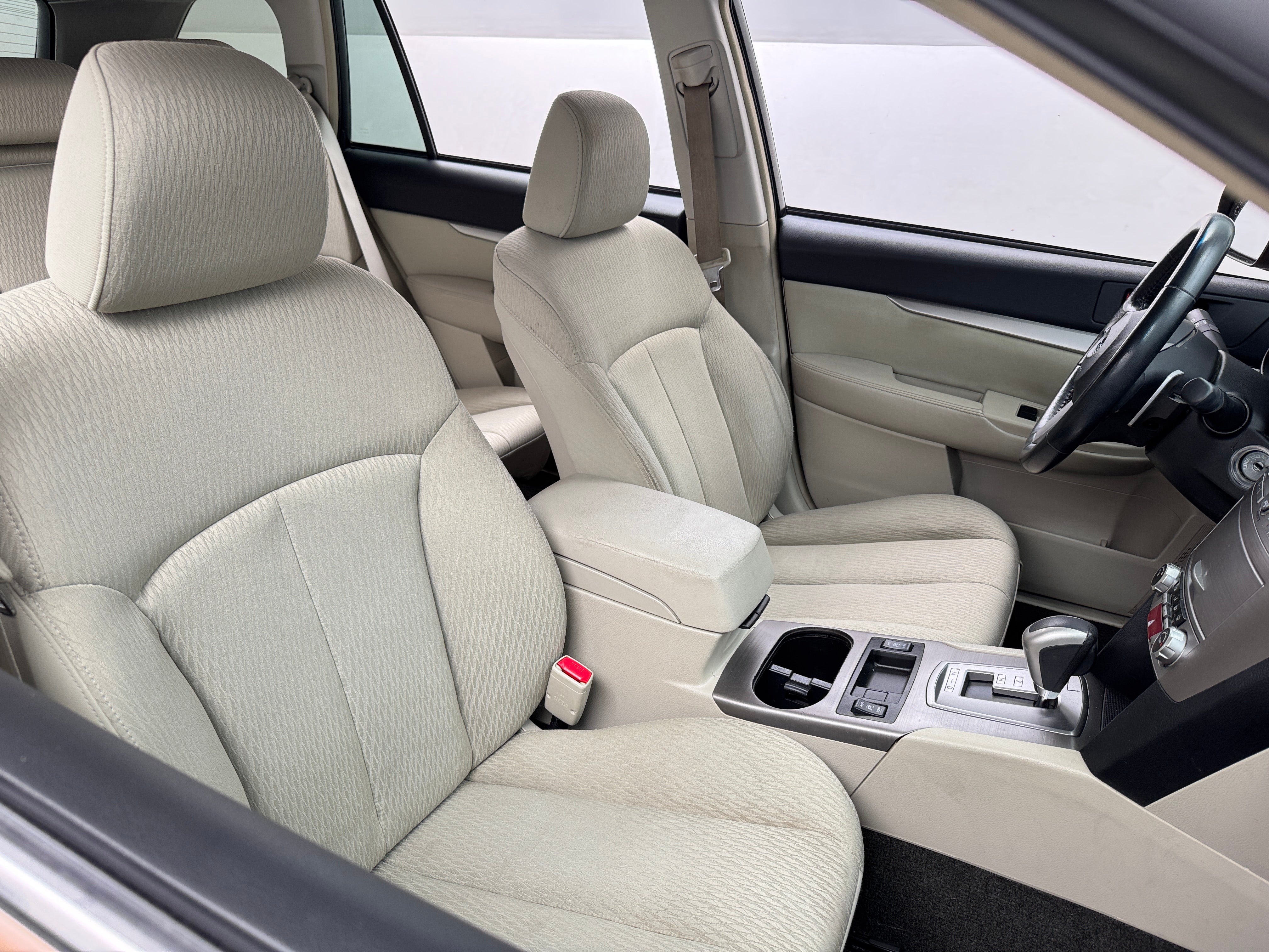 2011 Subaru Outback Premium 2