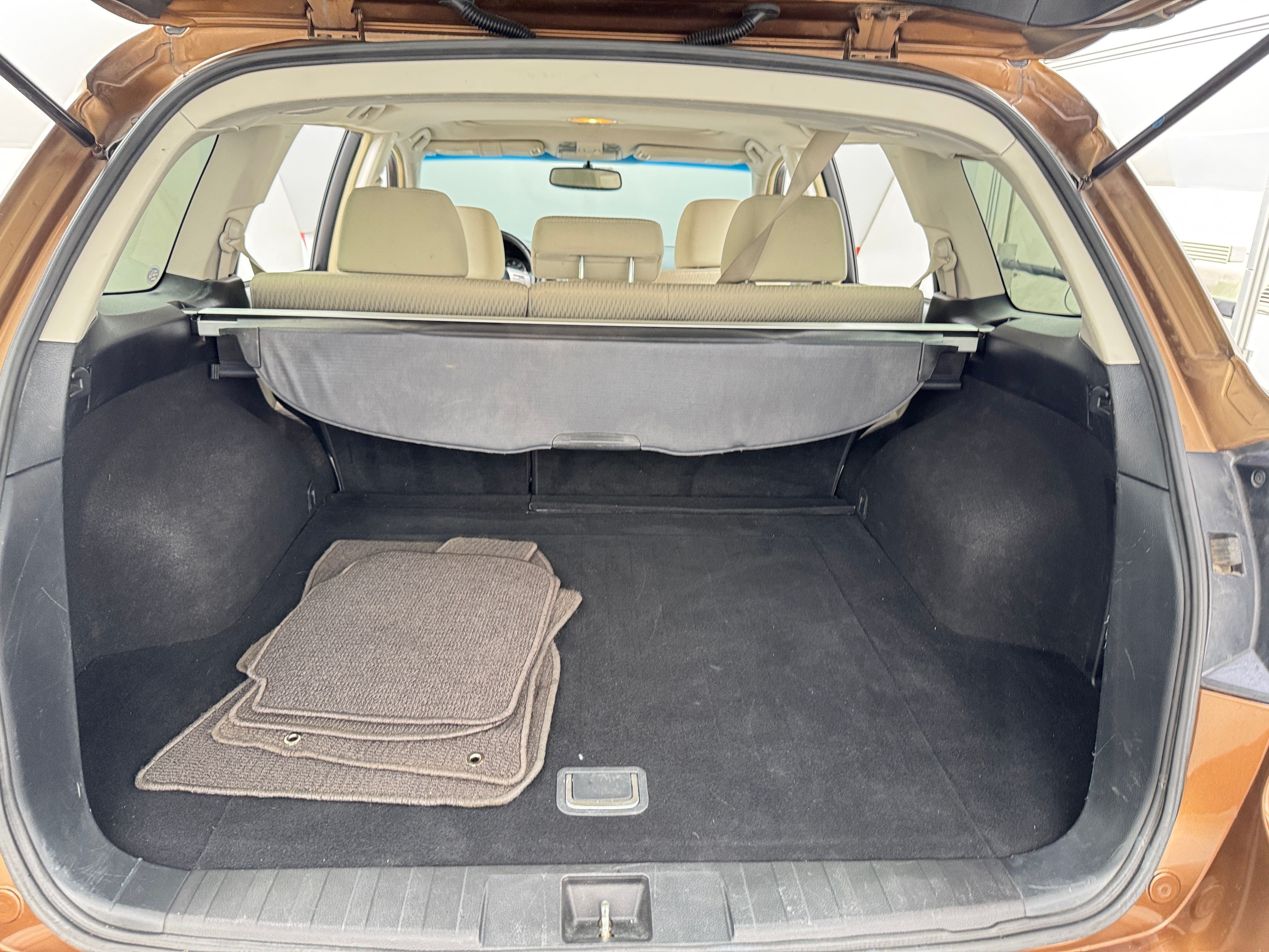 2011 Subaru Outback Premium 7