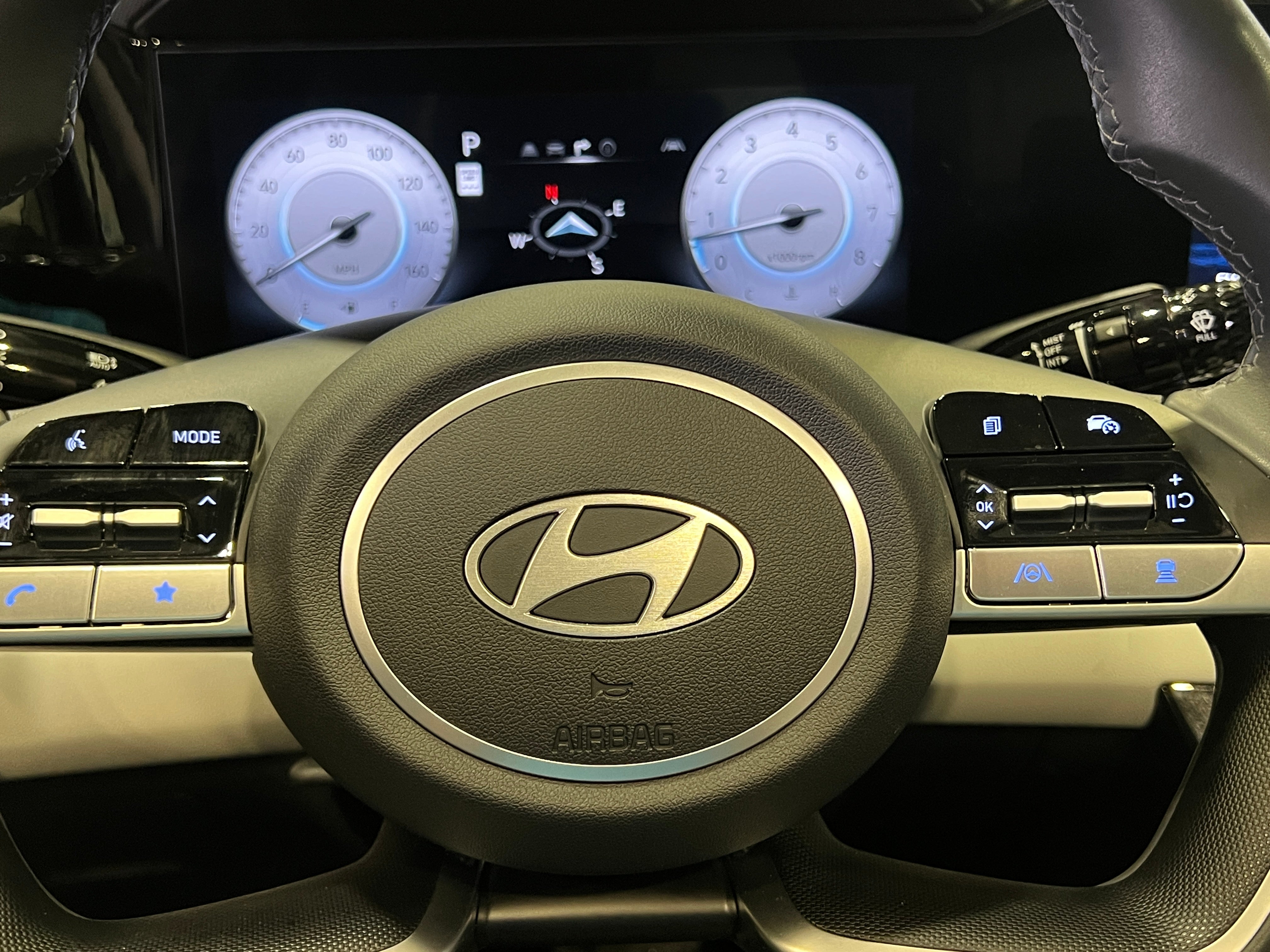 2024 Hyundai Elantra Limited Edition 4