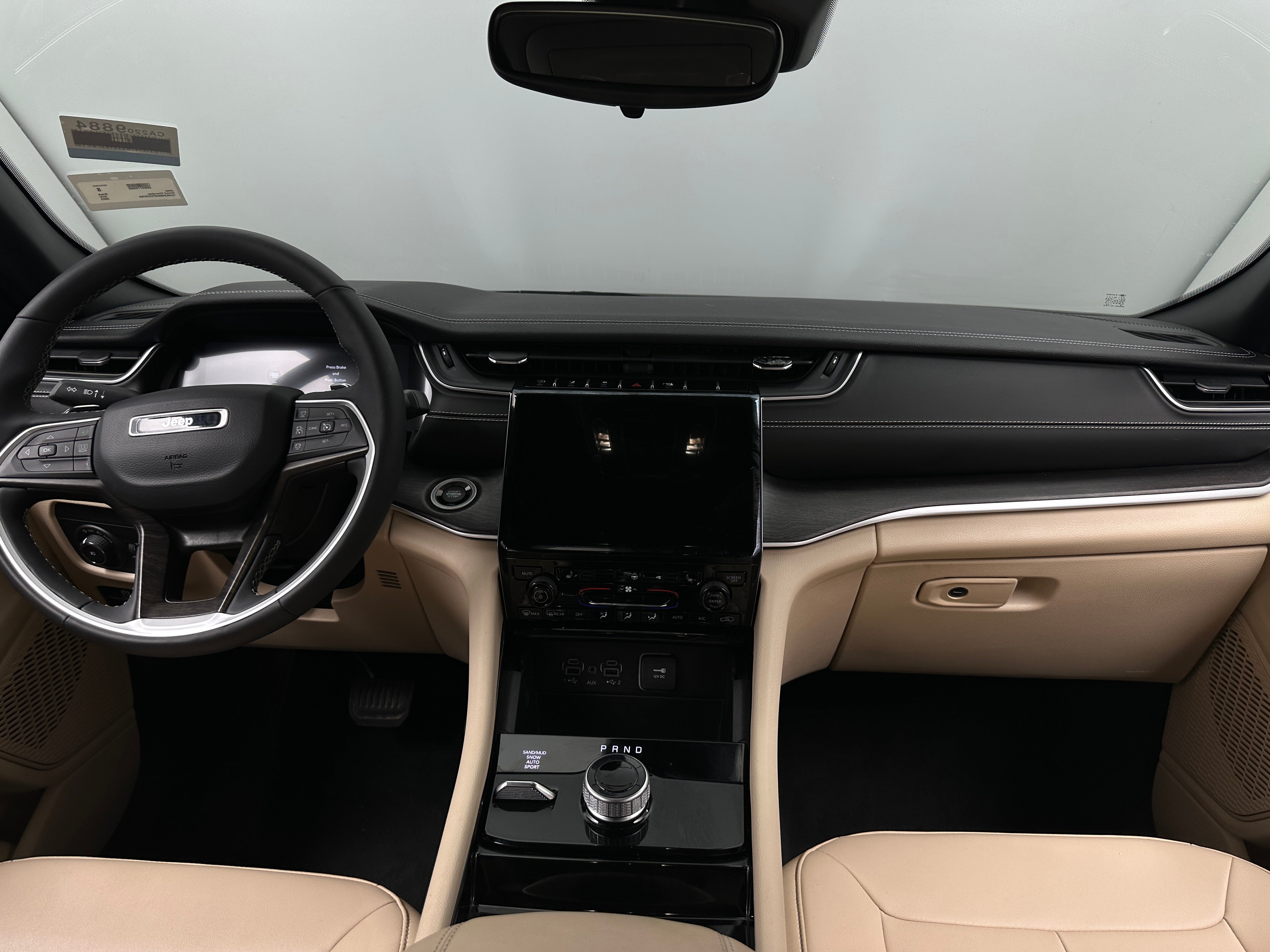 2023 Jeep Grand Cherokee Limited Edition 2