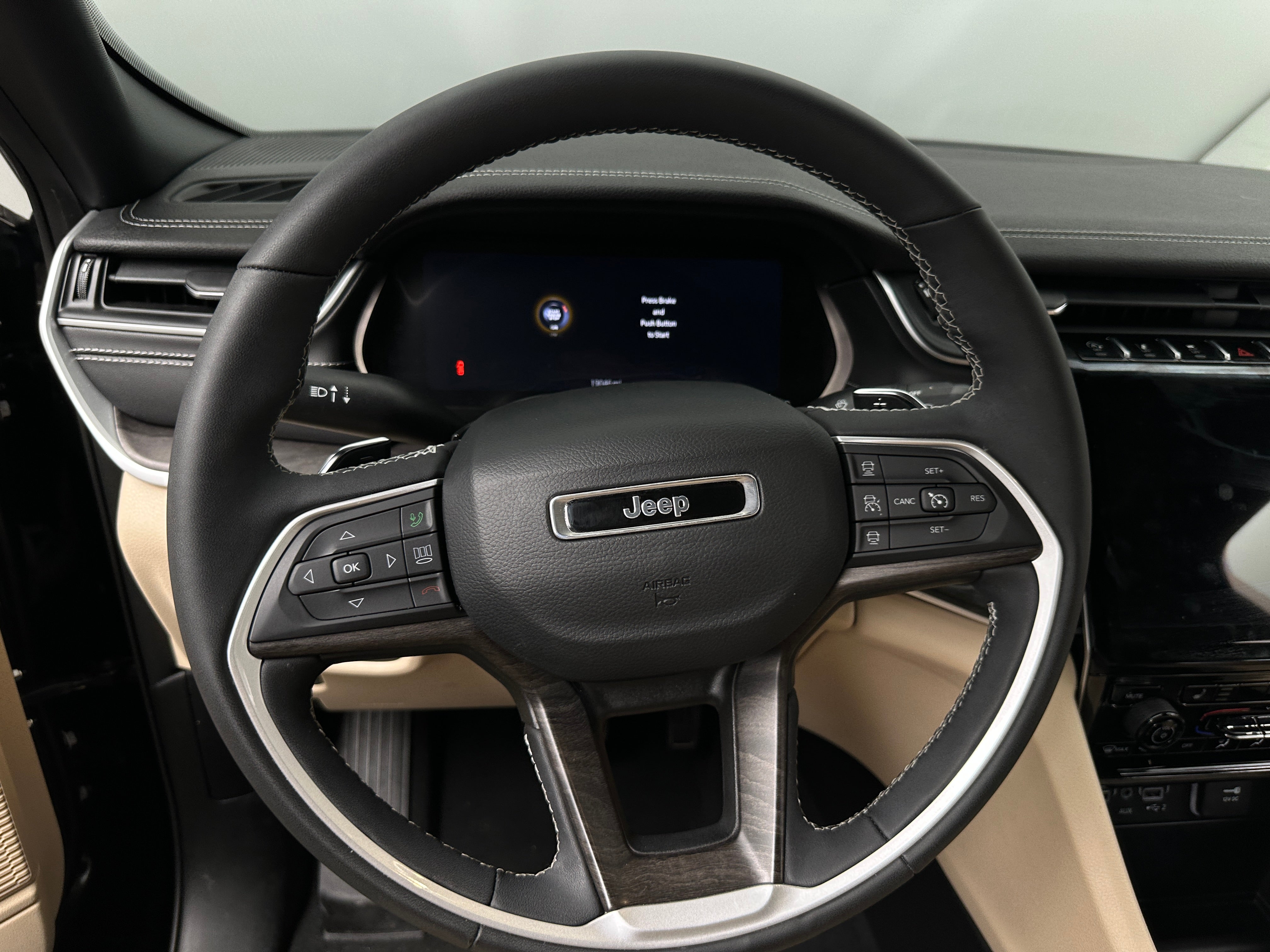 2023 Jeep Grand Cherokee Limited Edition 4