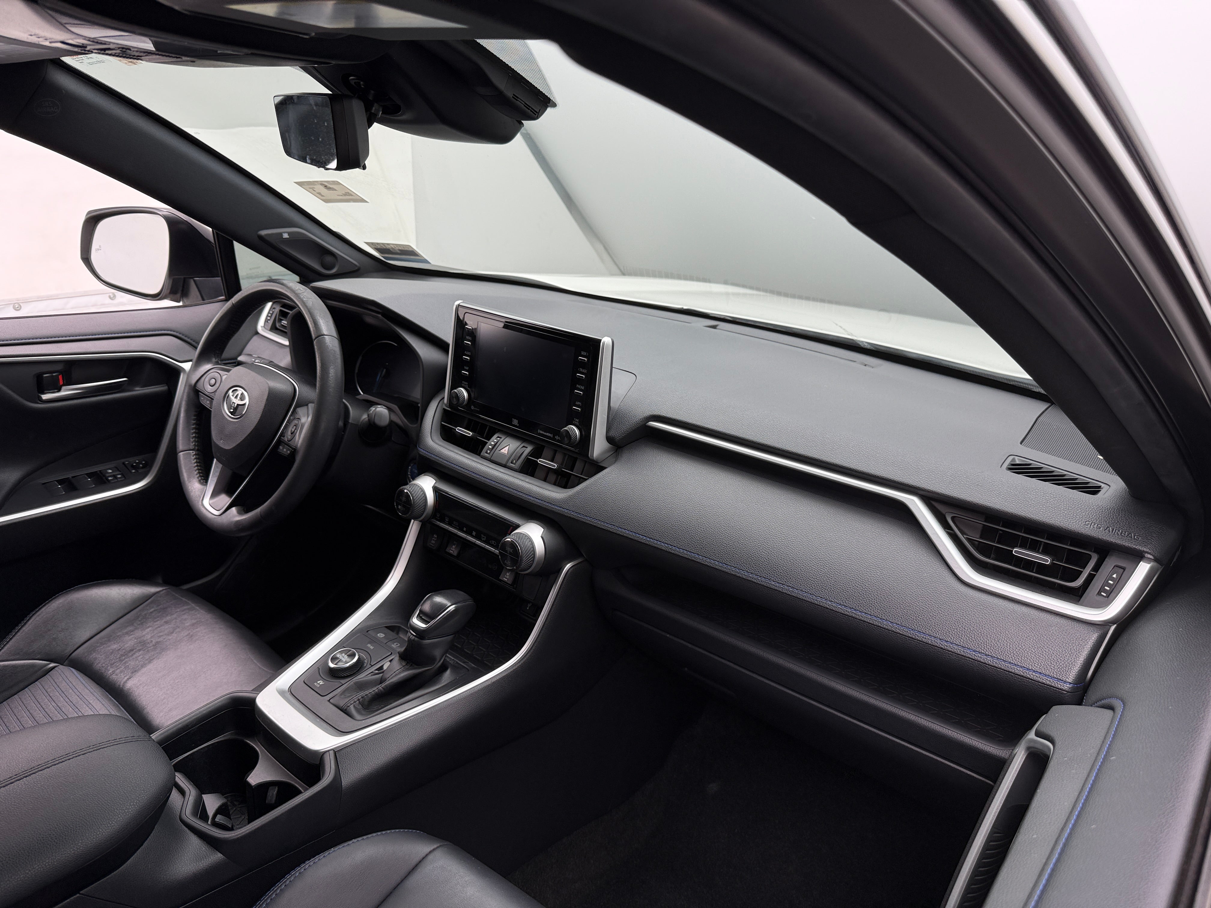 2020 Toyota RAV4 XSE 2