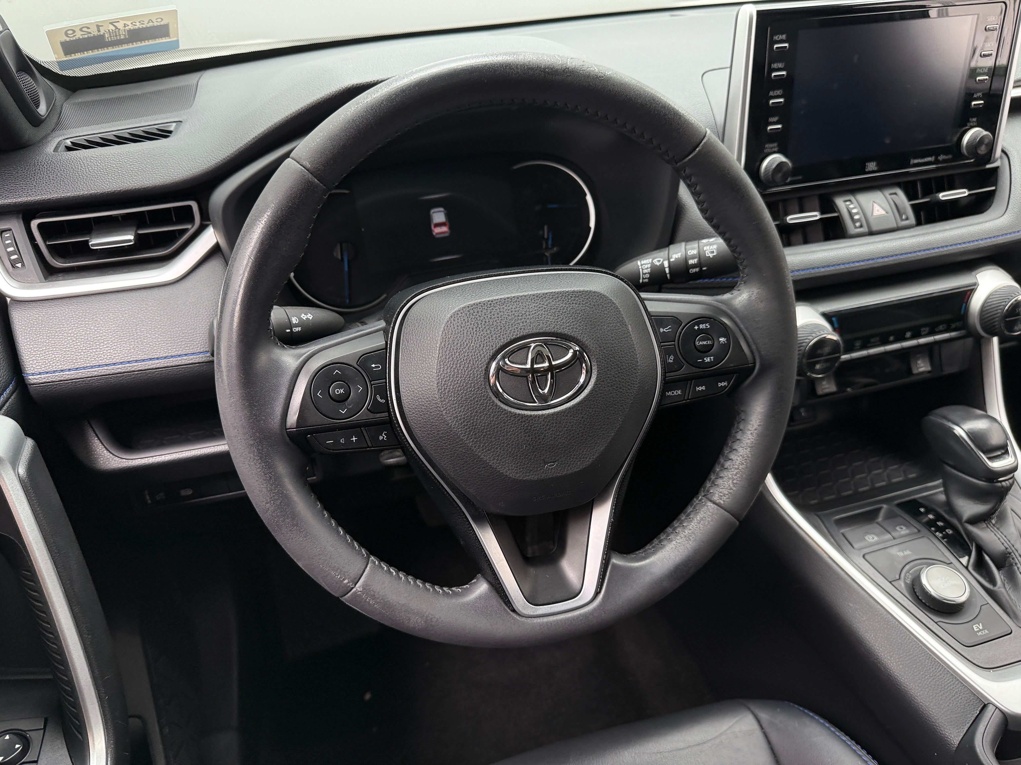 2020 Toyota RAV4 XSE 4