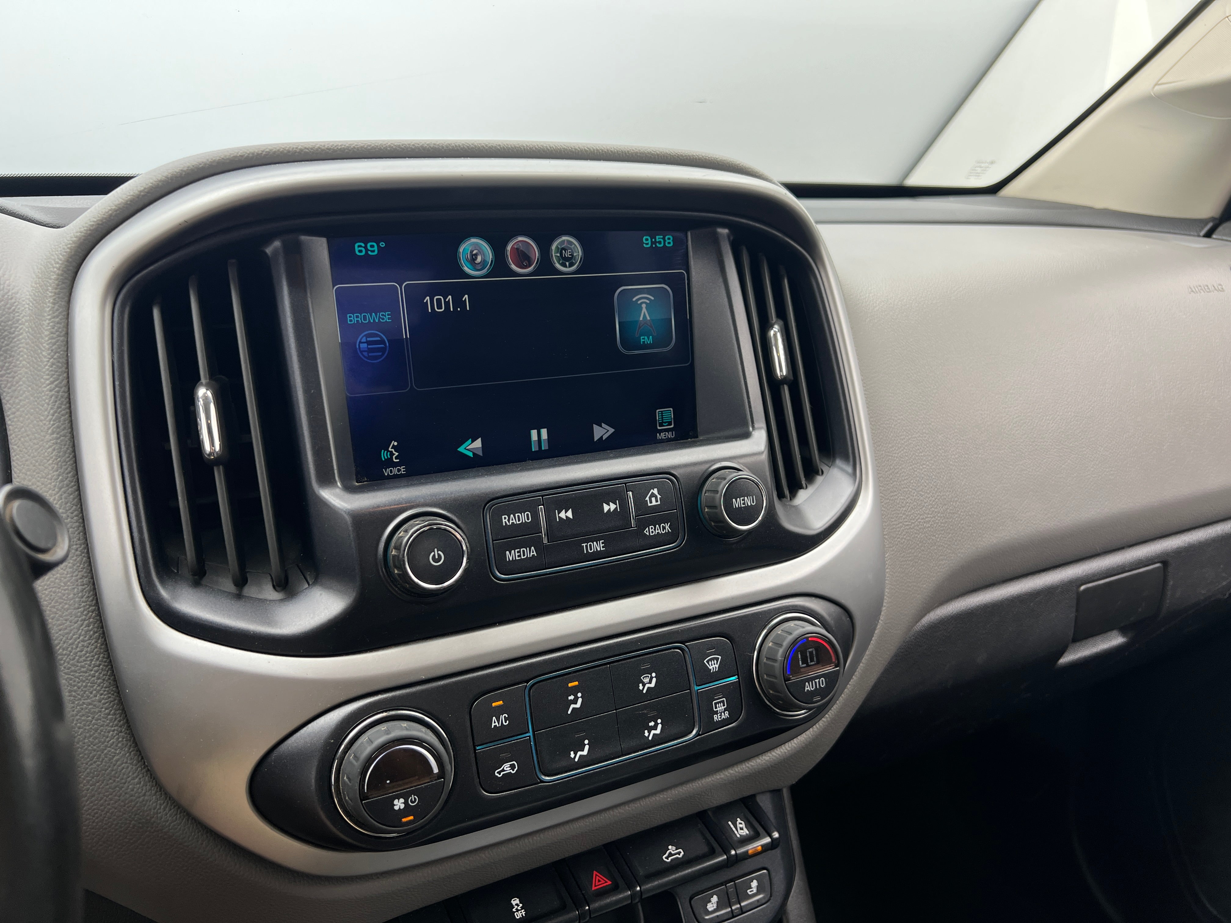 2015 Chevrolet Colorado LT 3