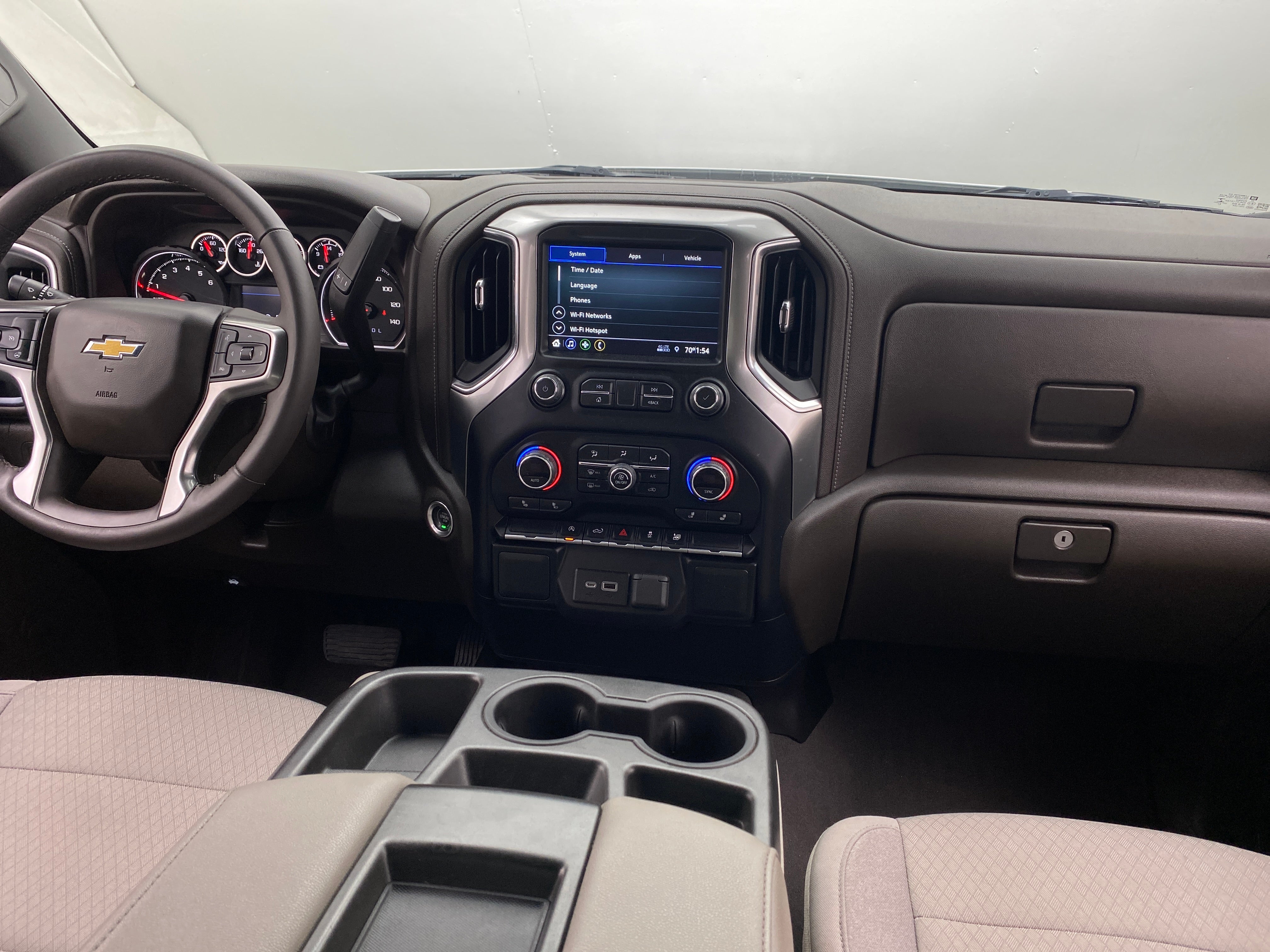 2022 Chevrolet Silverado 1500 LT 3