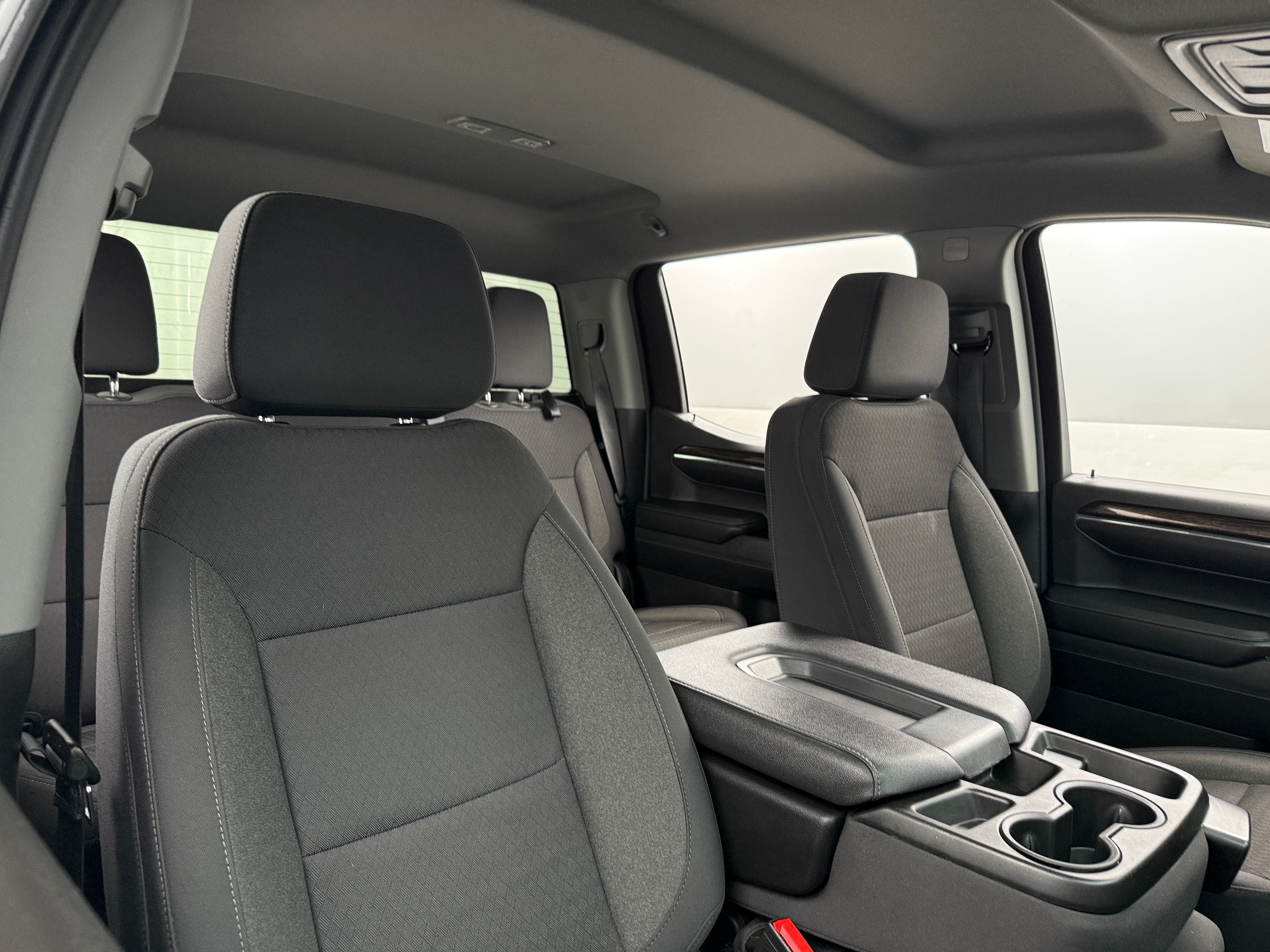 2024 GMC Sierra 1500 SLE 2