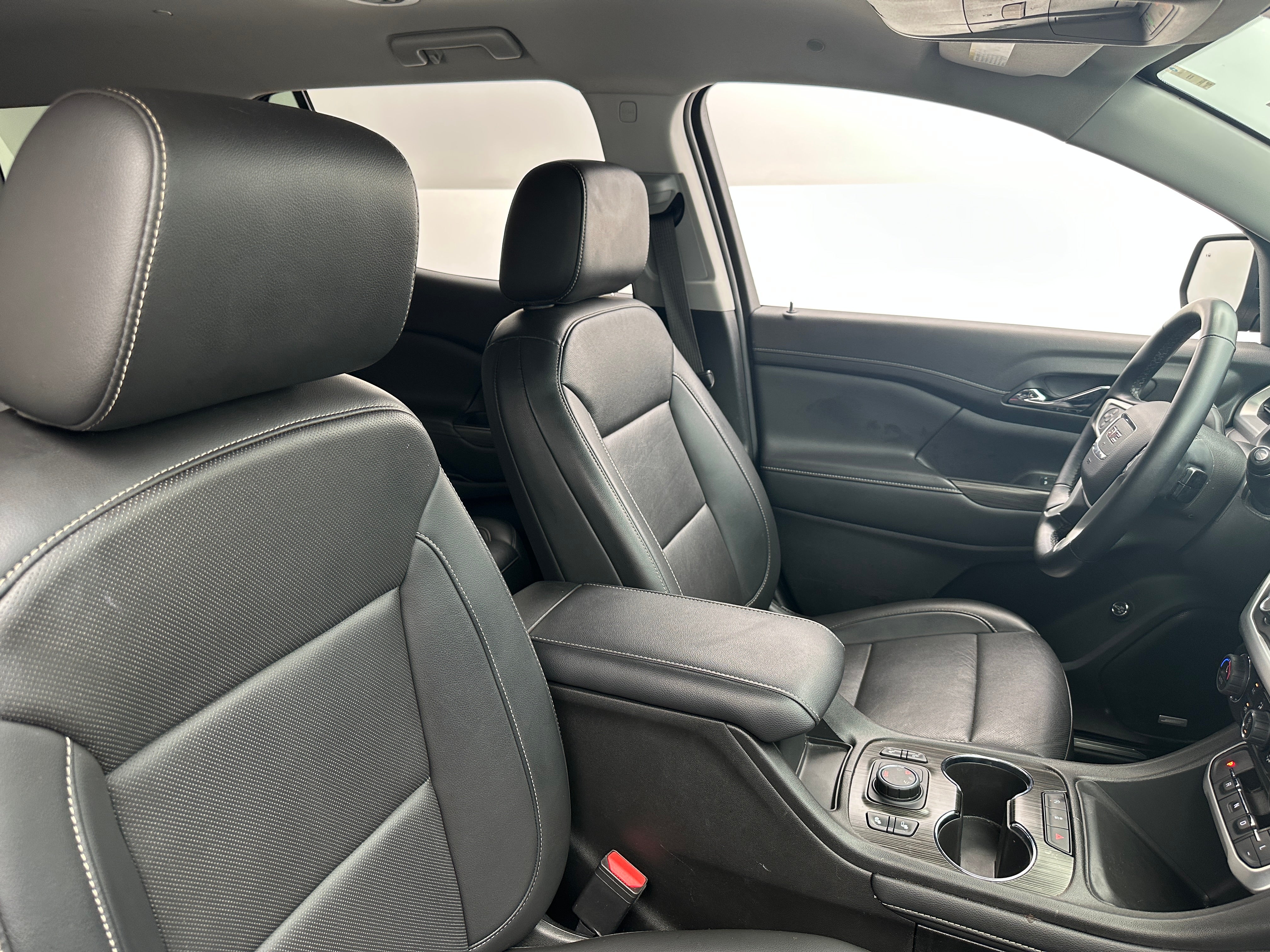 2023 GMC Acadia SLT 2