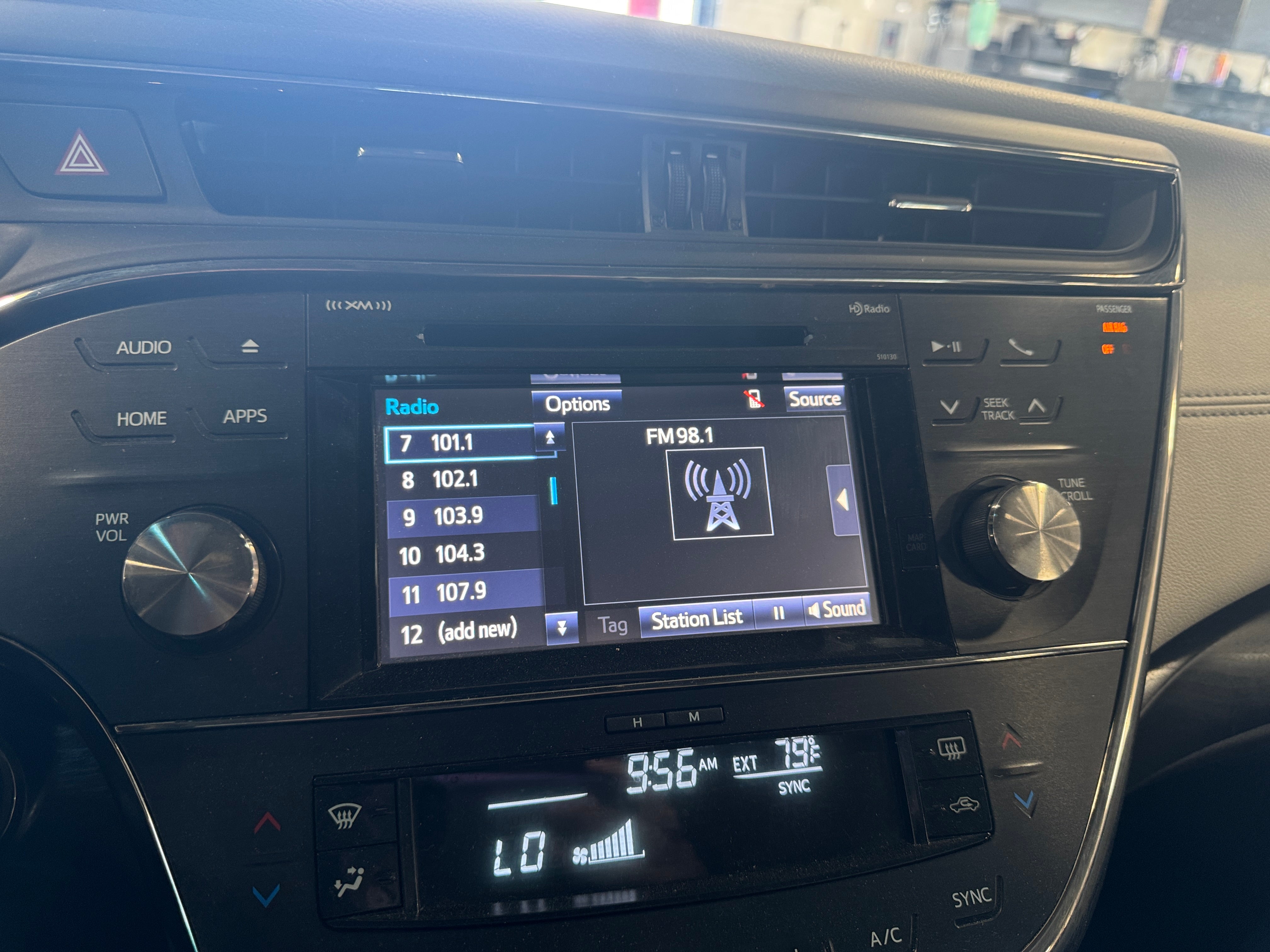 2018 Toyota Avalon XLE 3
