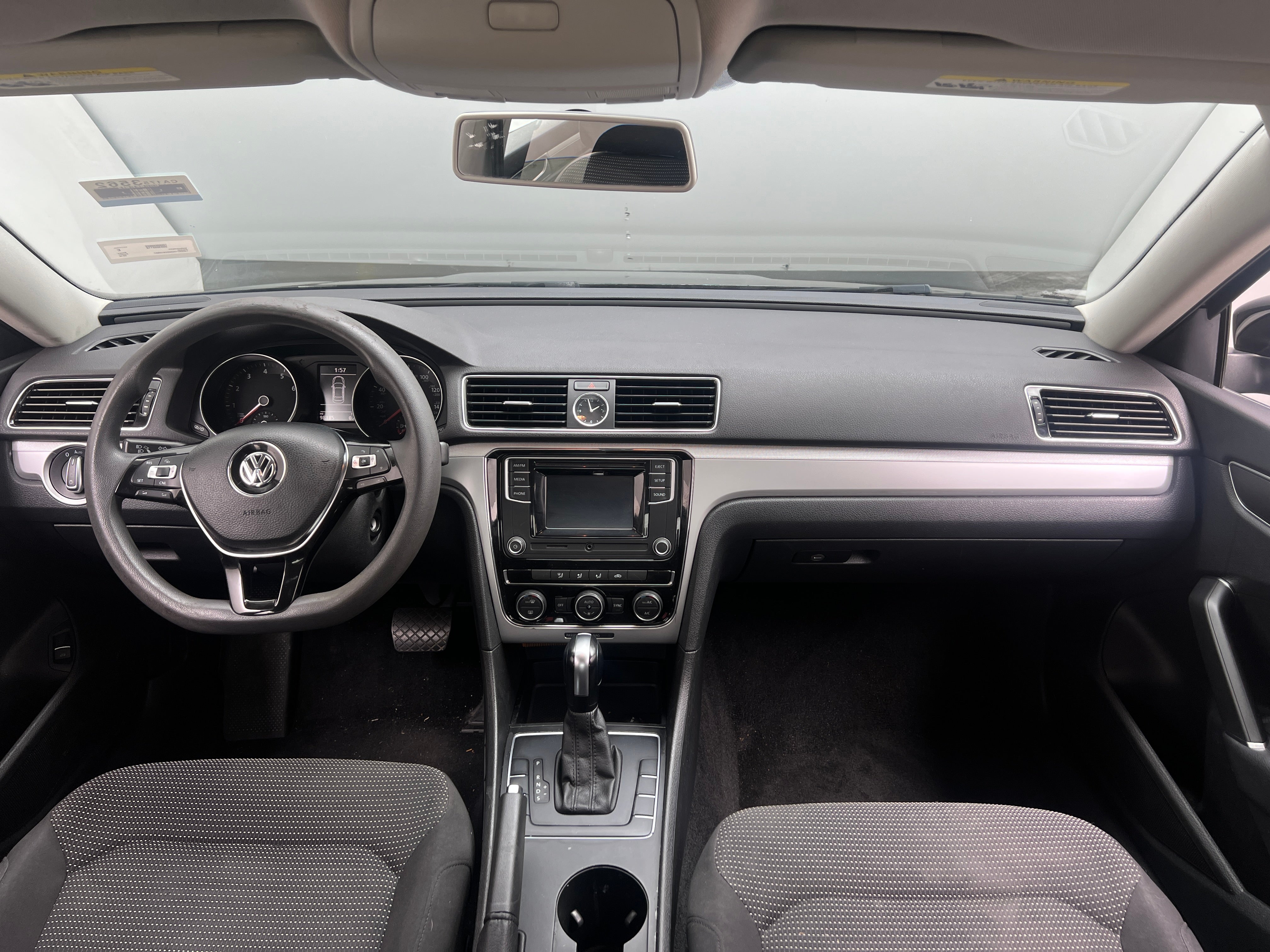 2016 Volkswagen Passat S 3