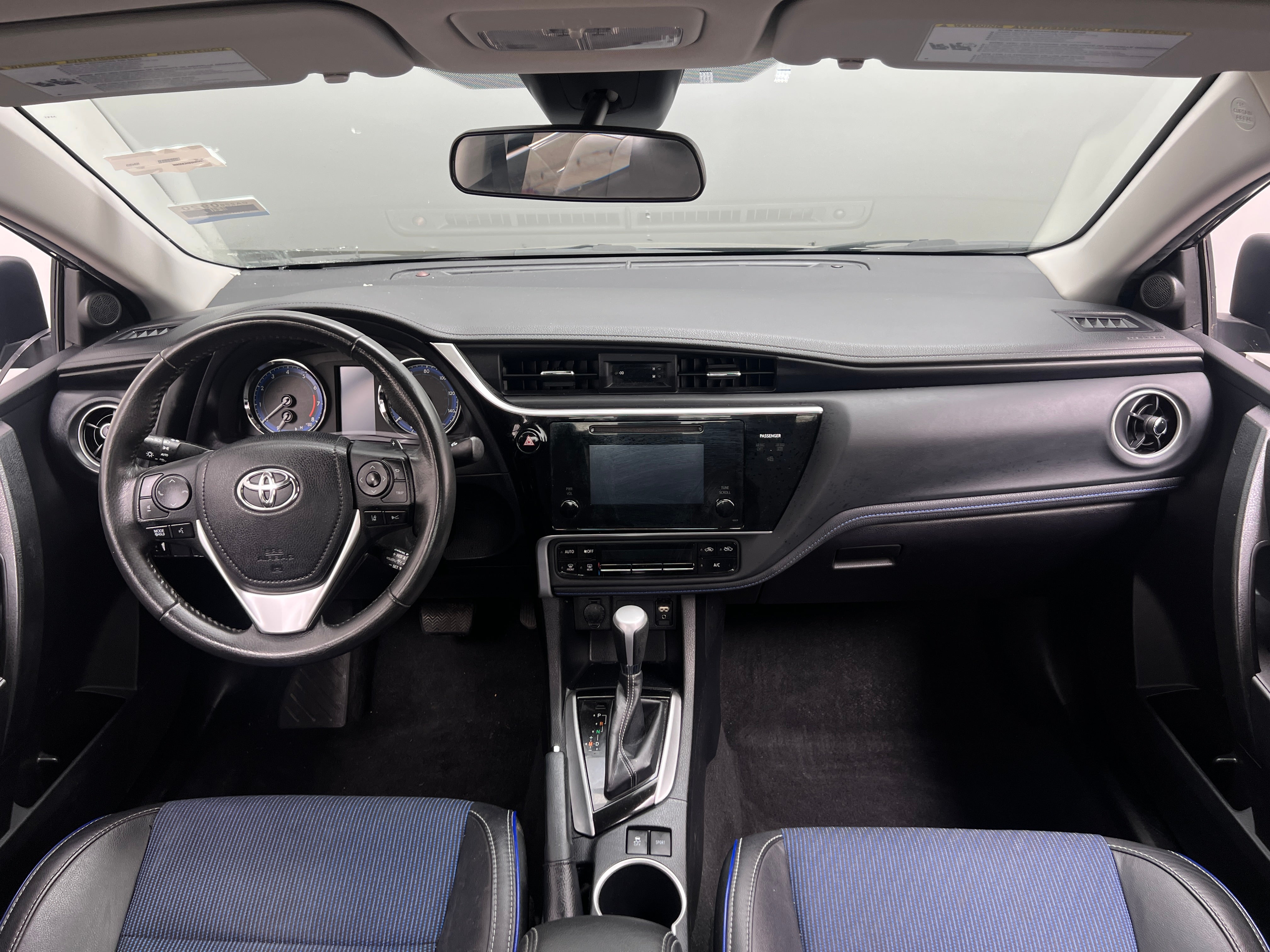 2017 Toyota Corolla SE 2