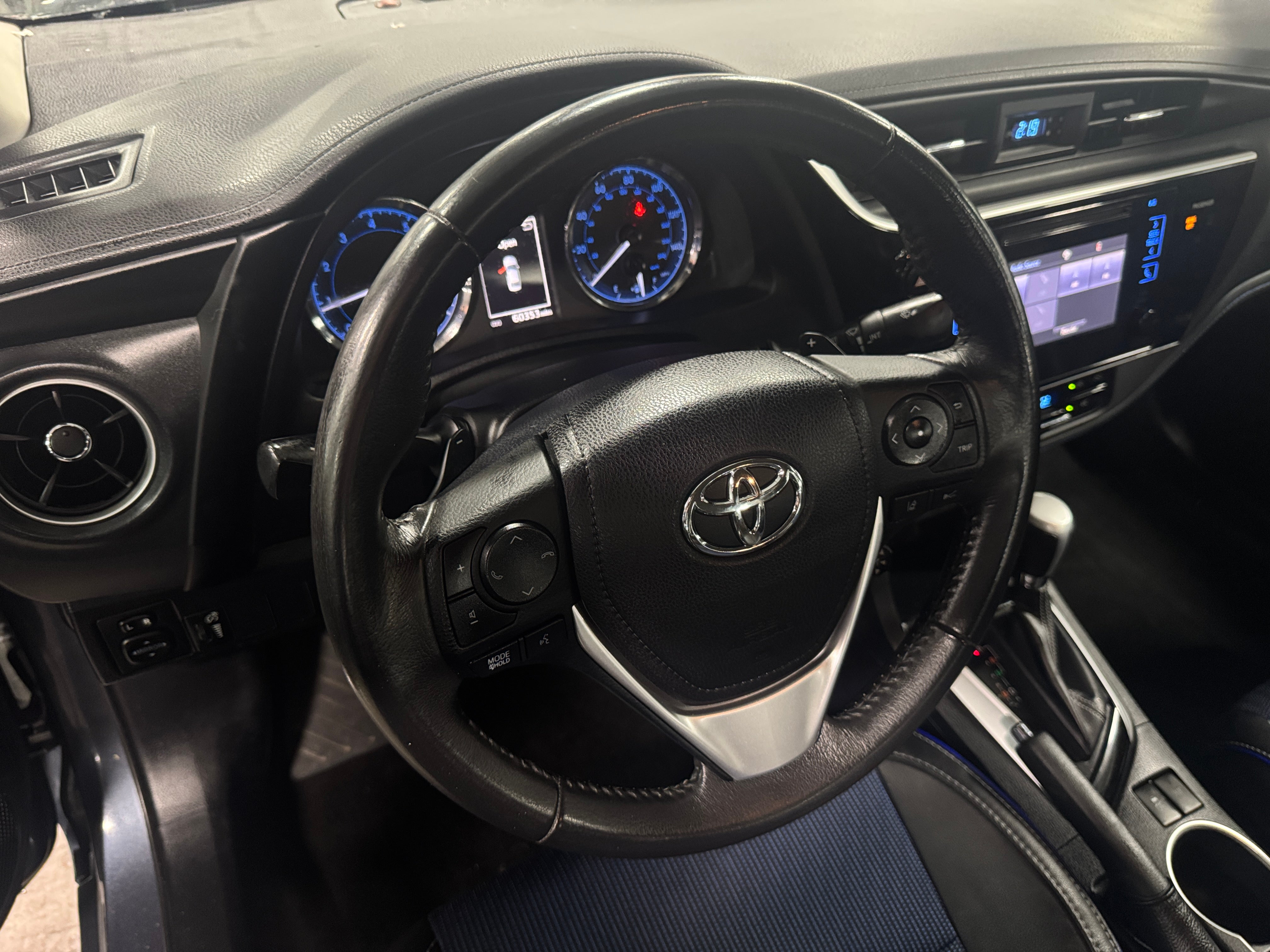 2017 Toyota Corolla SE 4