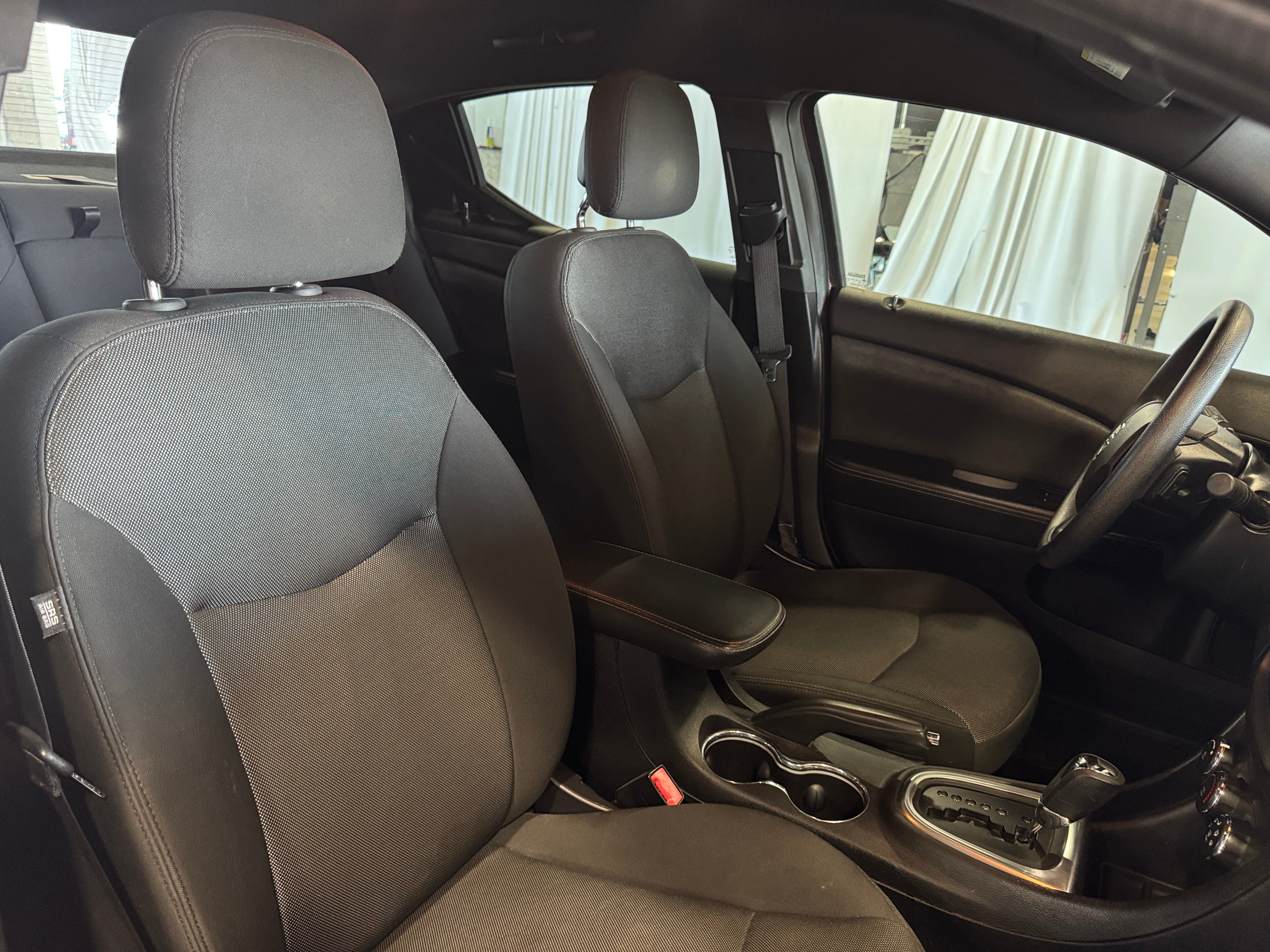 2013 Dodge Avenger SE 2