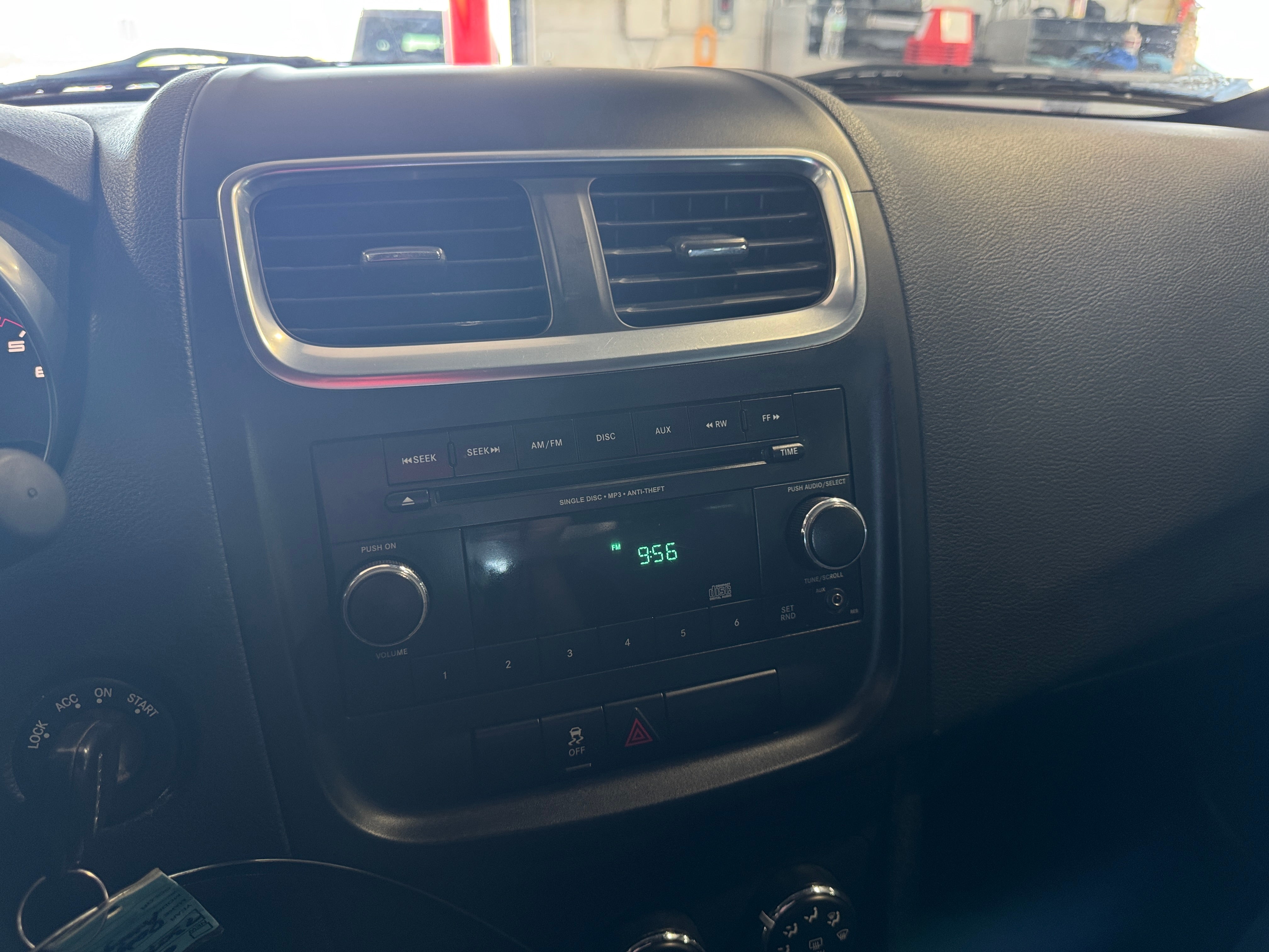 2013 Dodge Avenger SE 4