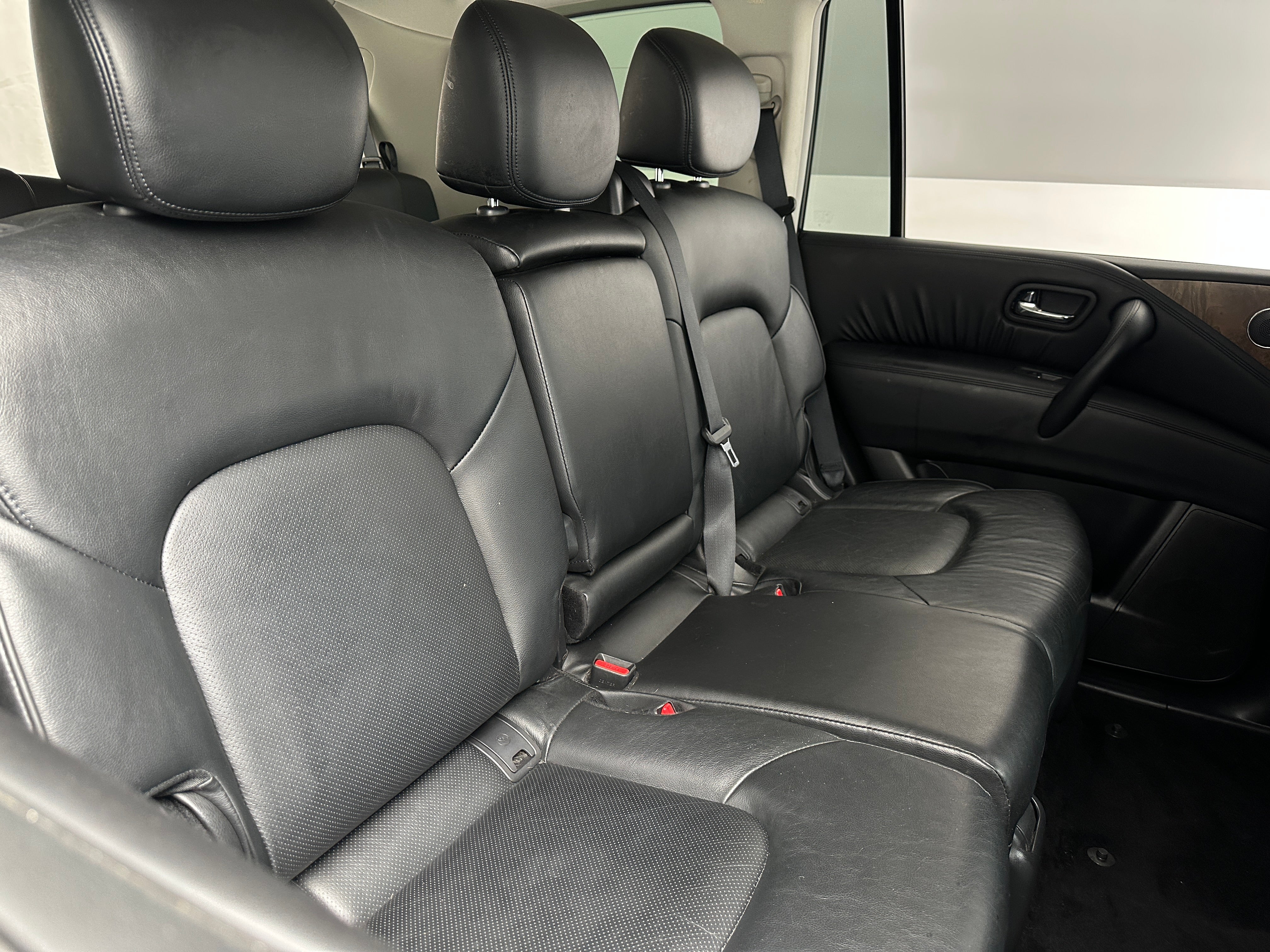 2022 Nissan Armada SL 5