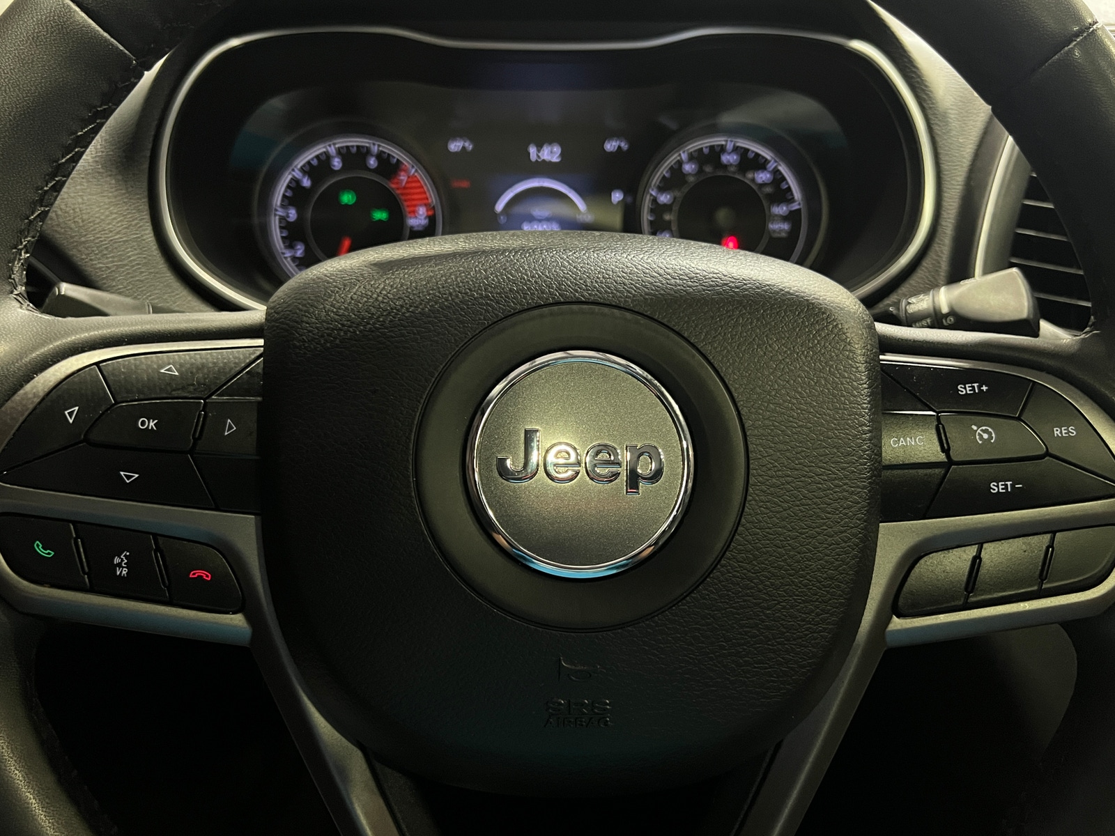 Thumbnail: 2022 Jeep Cherokee - 4