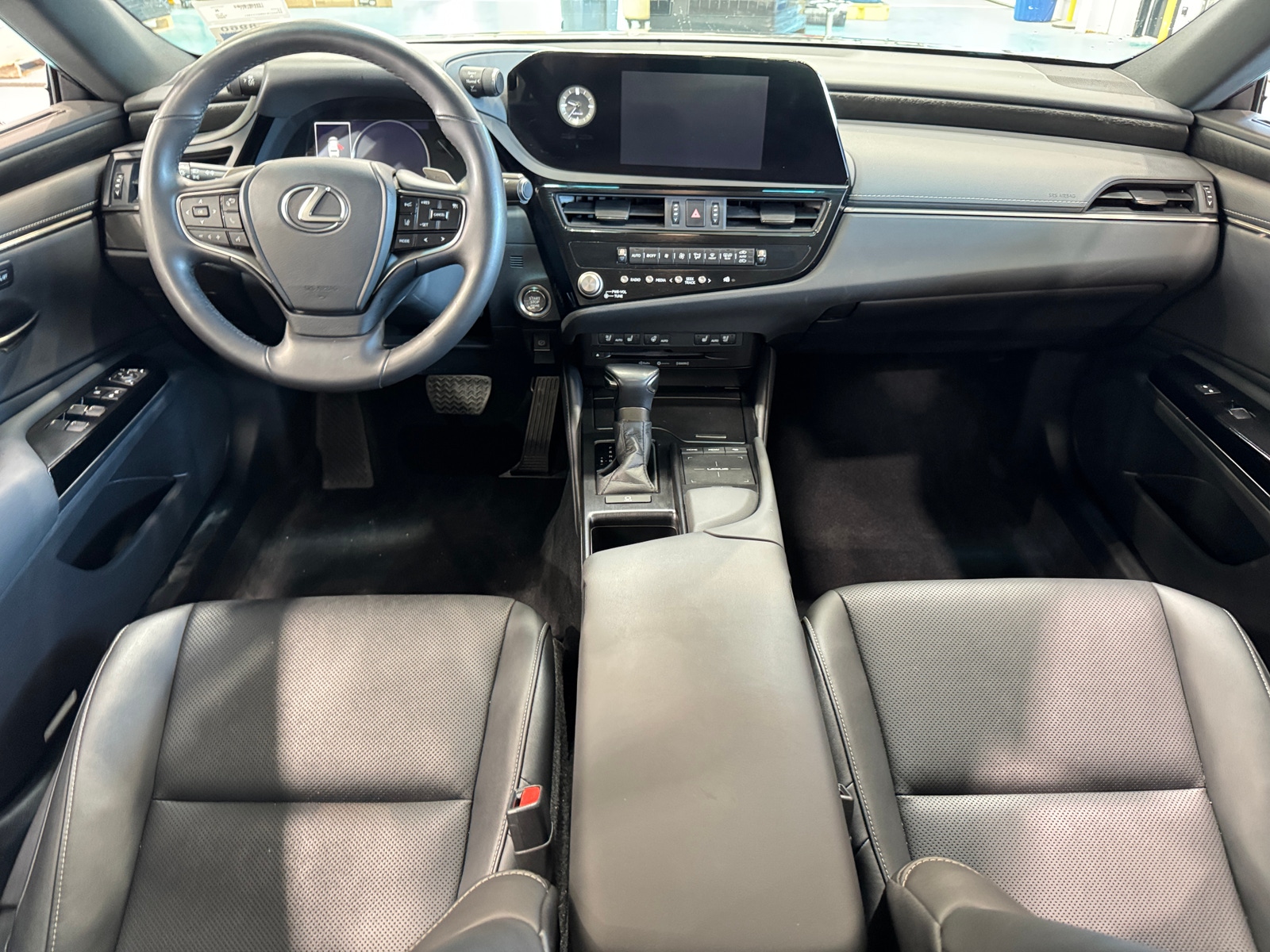 Thumbnail: 2022 Lexus ES - 3