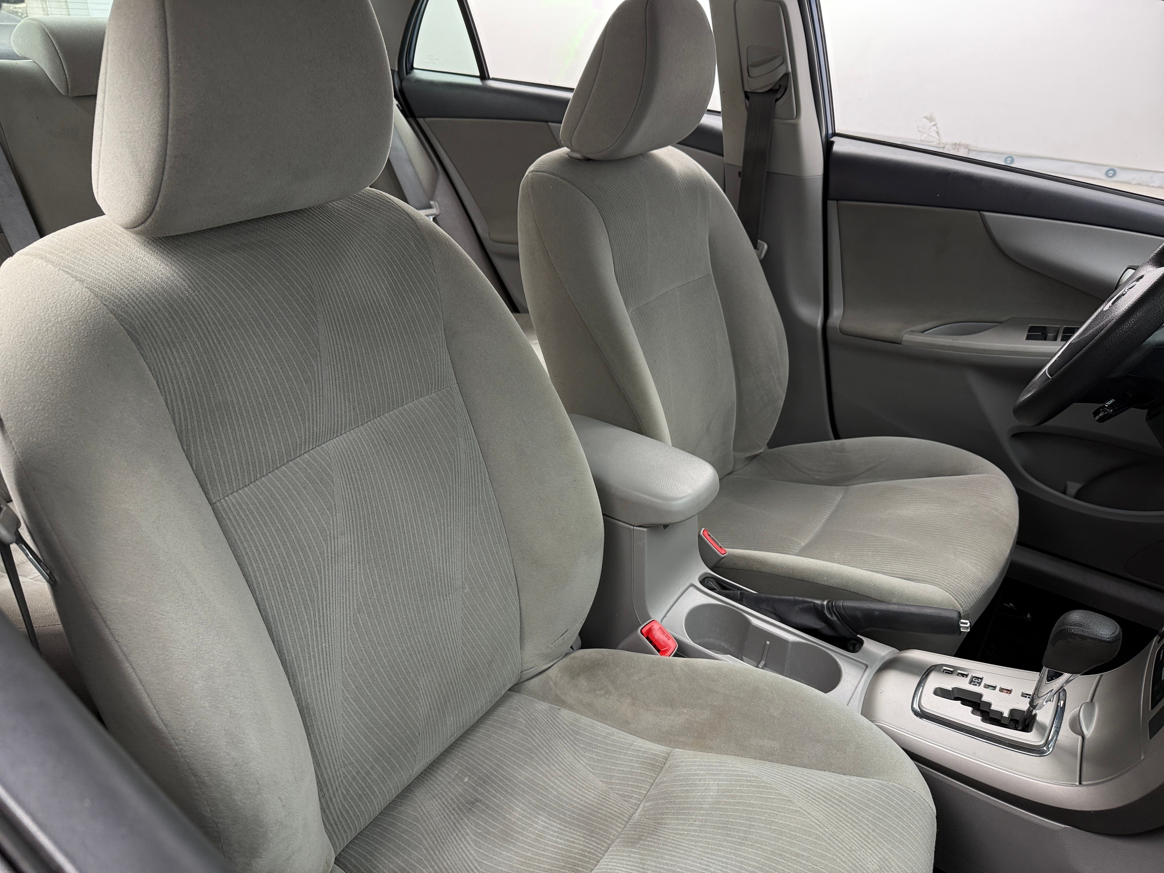 2013 Toyota Corolla LE 2