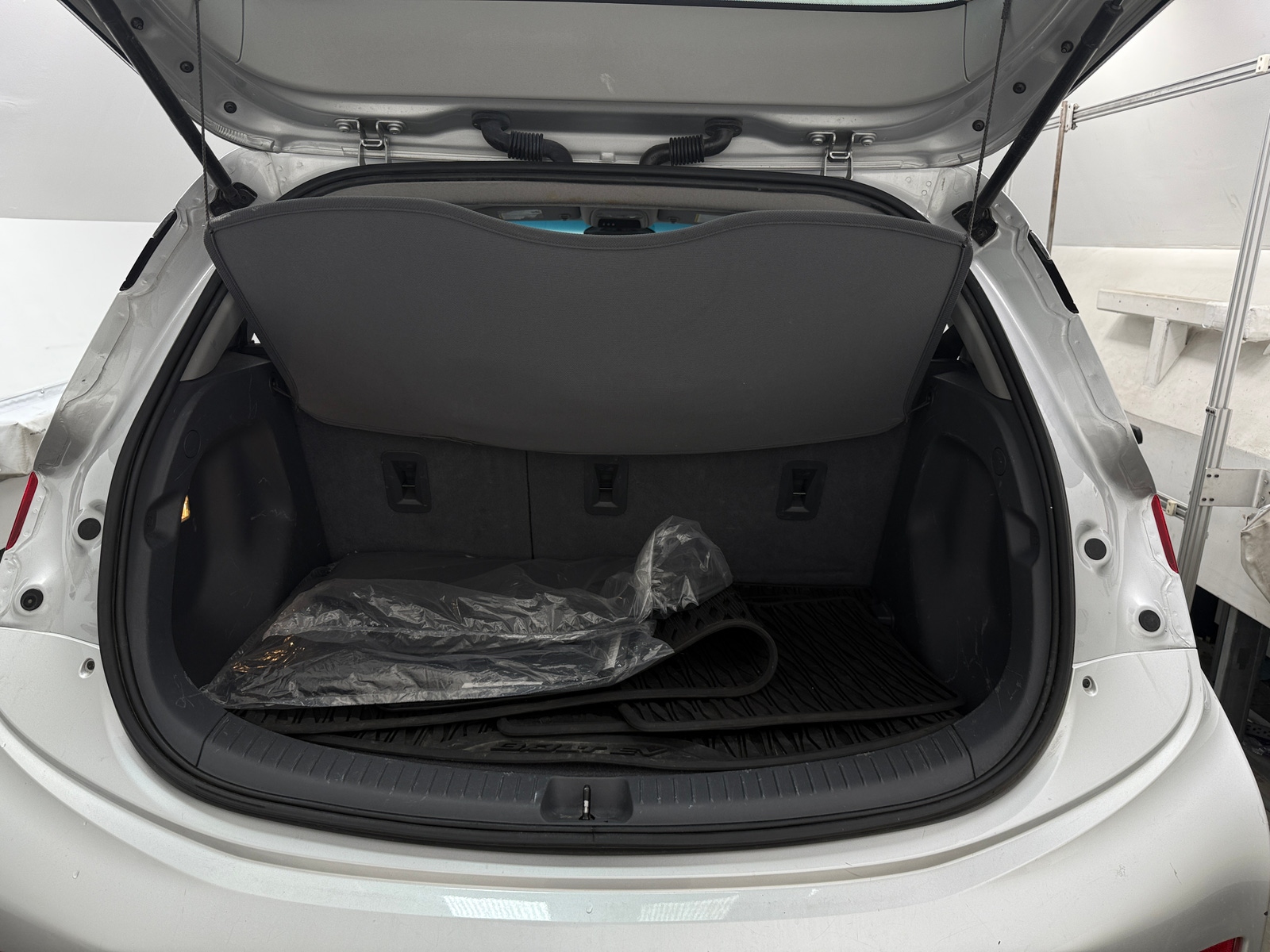 Thumbnail: 2020 Chevrolet Bolt EV - 6