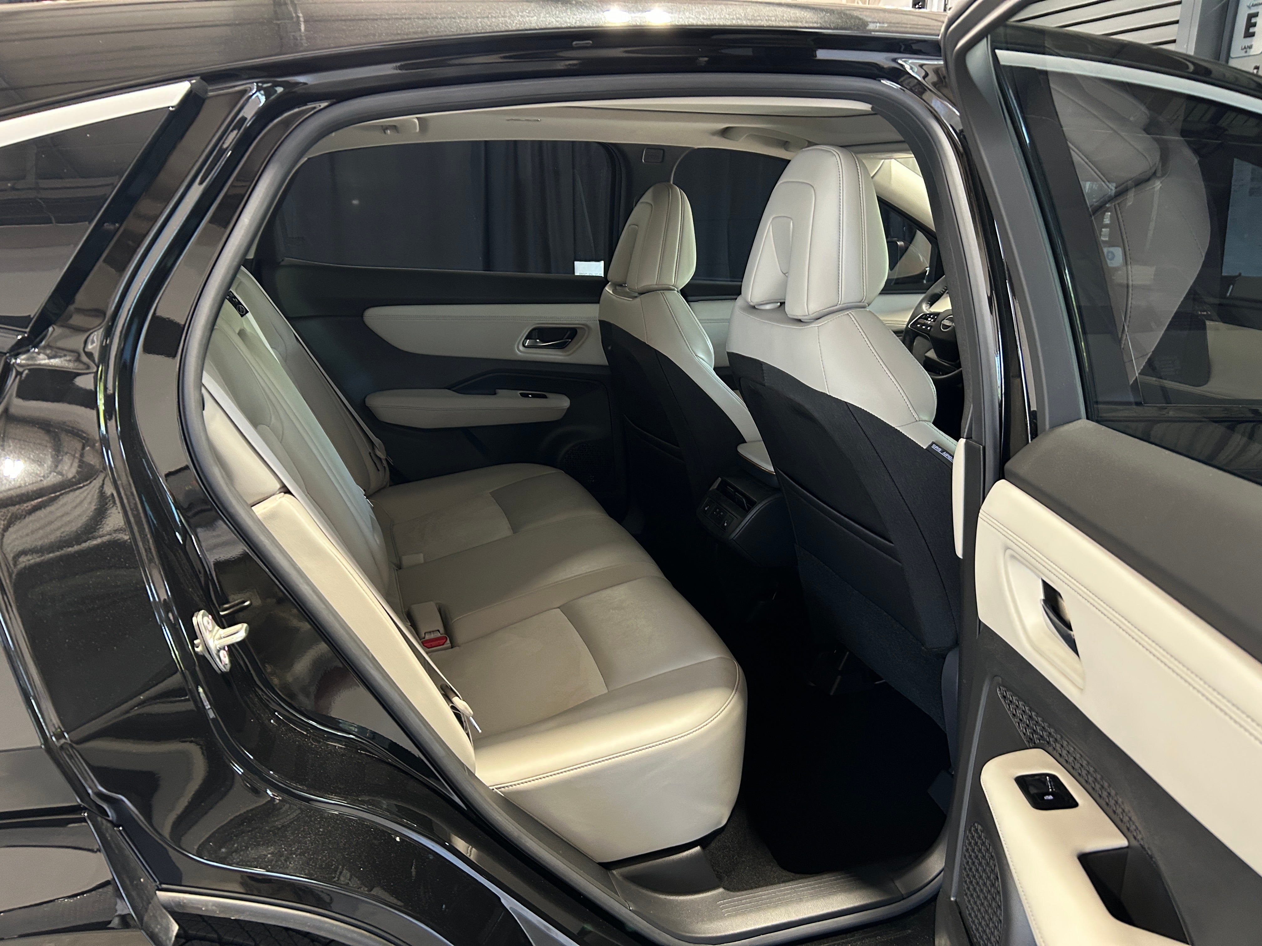 2023 Nissan Ariya Empower+ 5