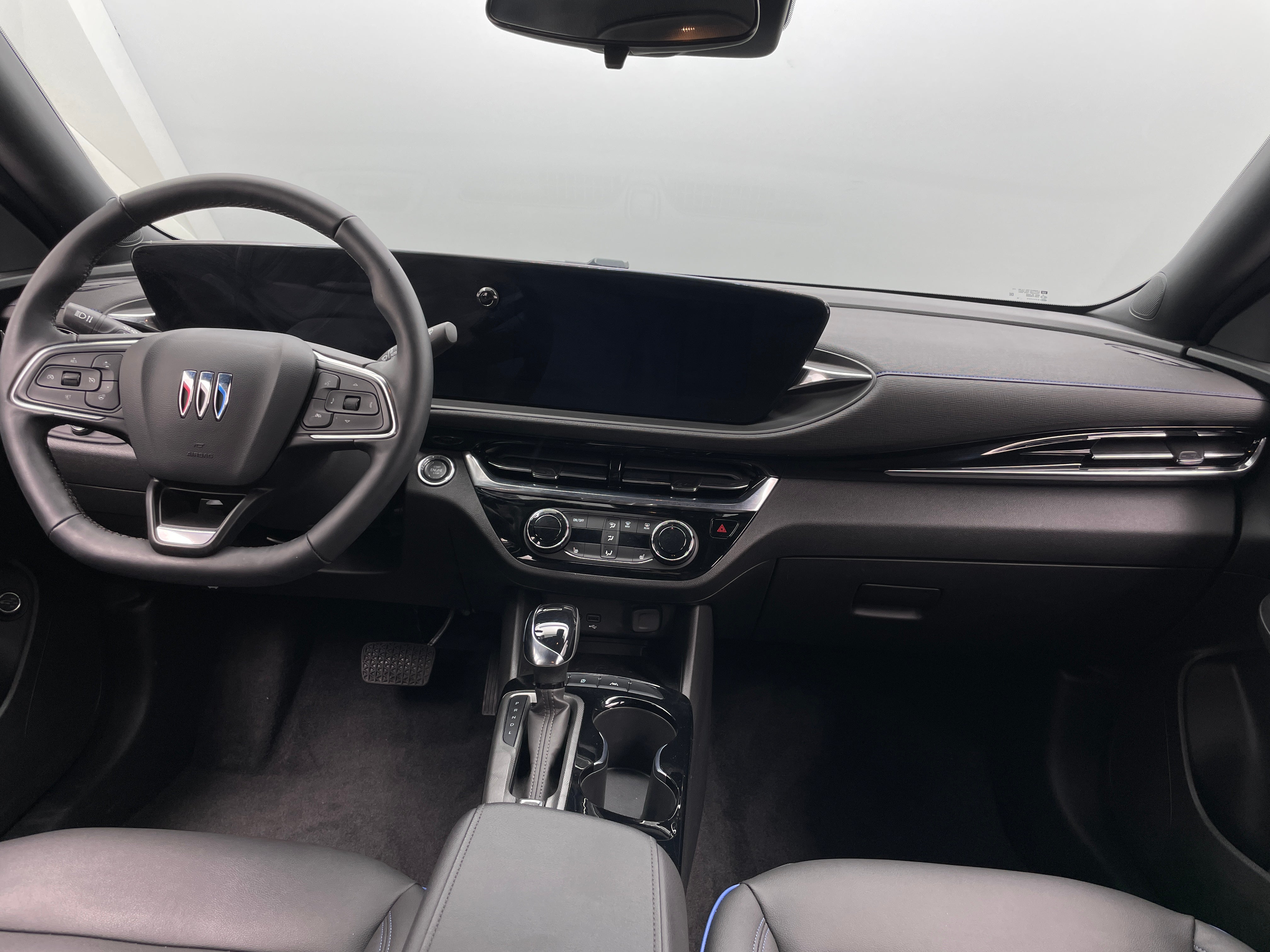 2024 Buick Envista Sport Touring 3
