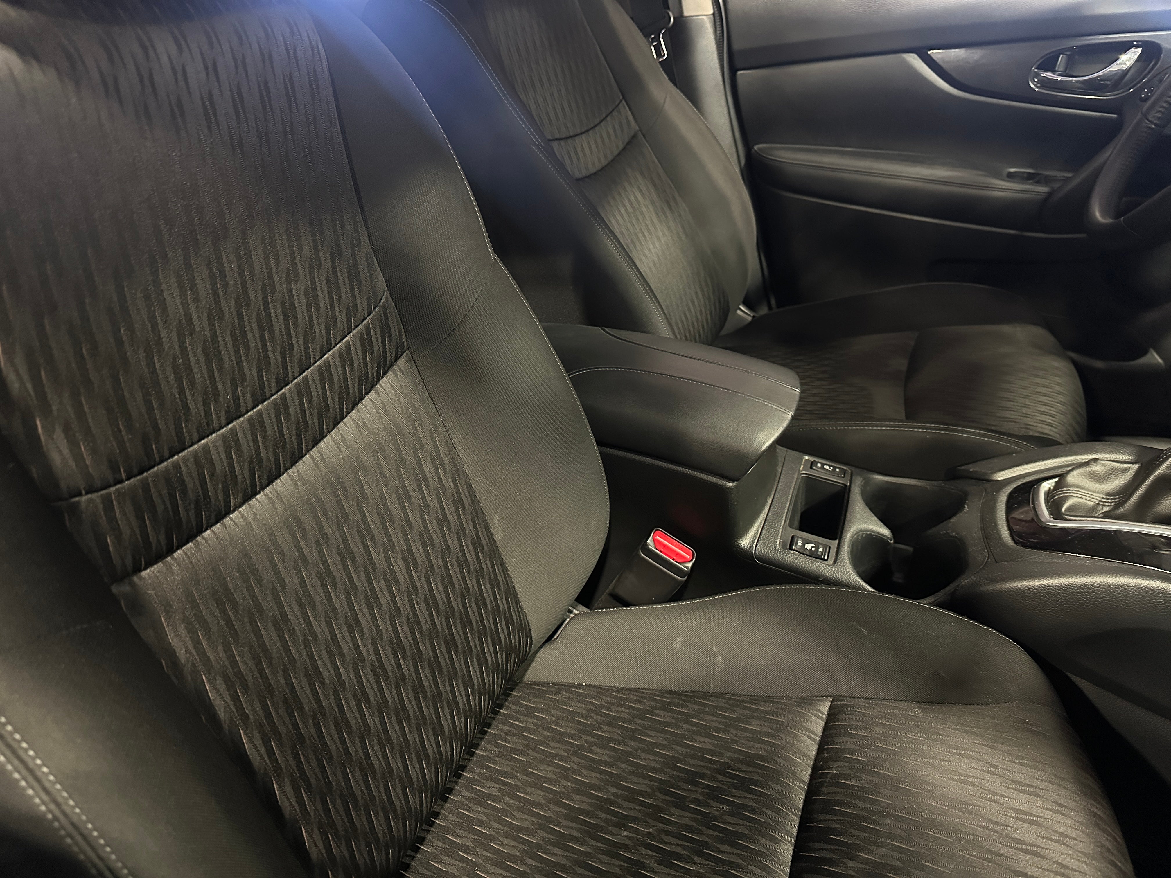 2019 Nissan Rogue SV 2