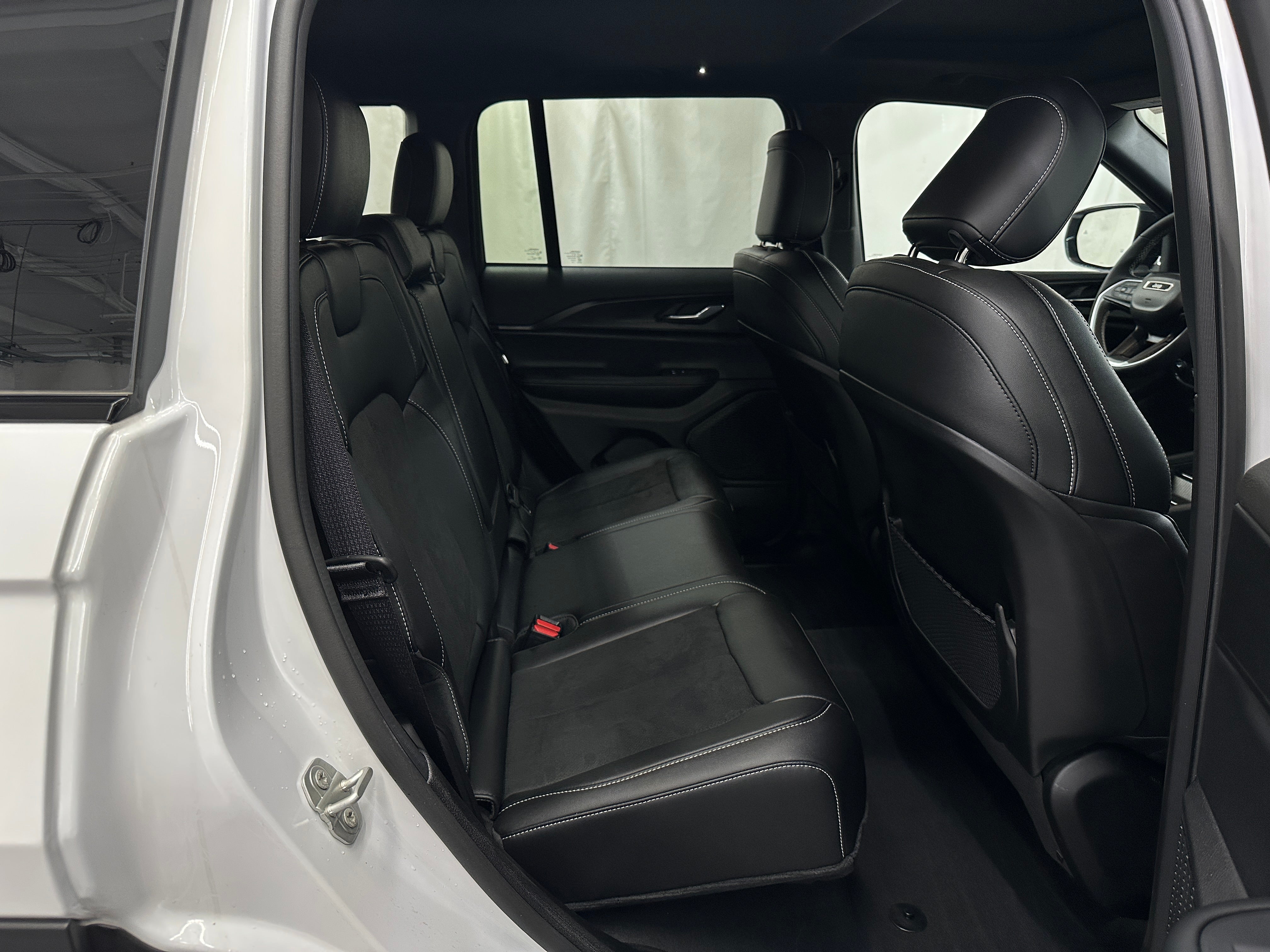 2024 Jeep Grand Cherokee Altitude 5