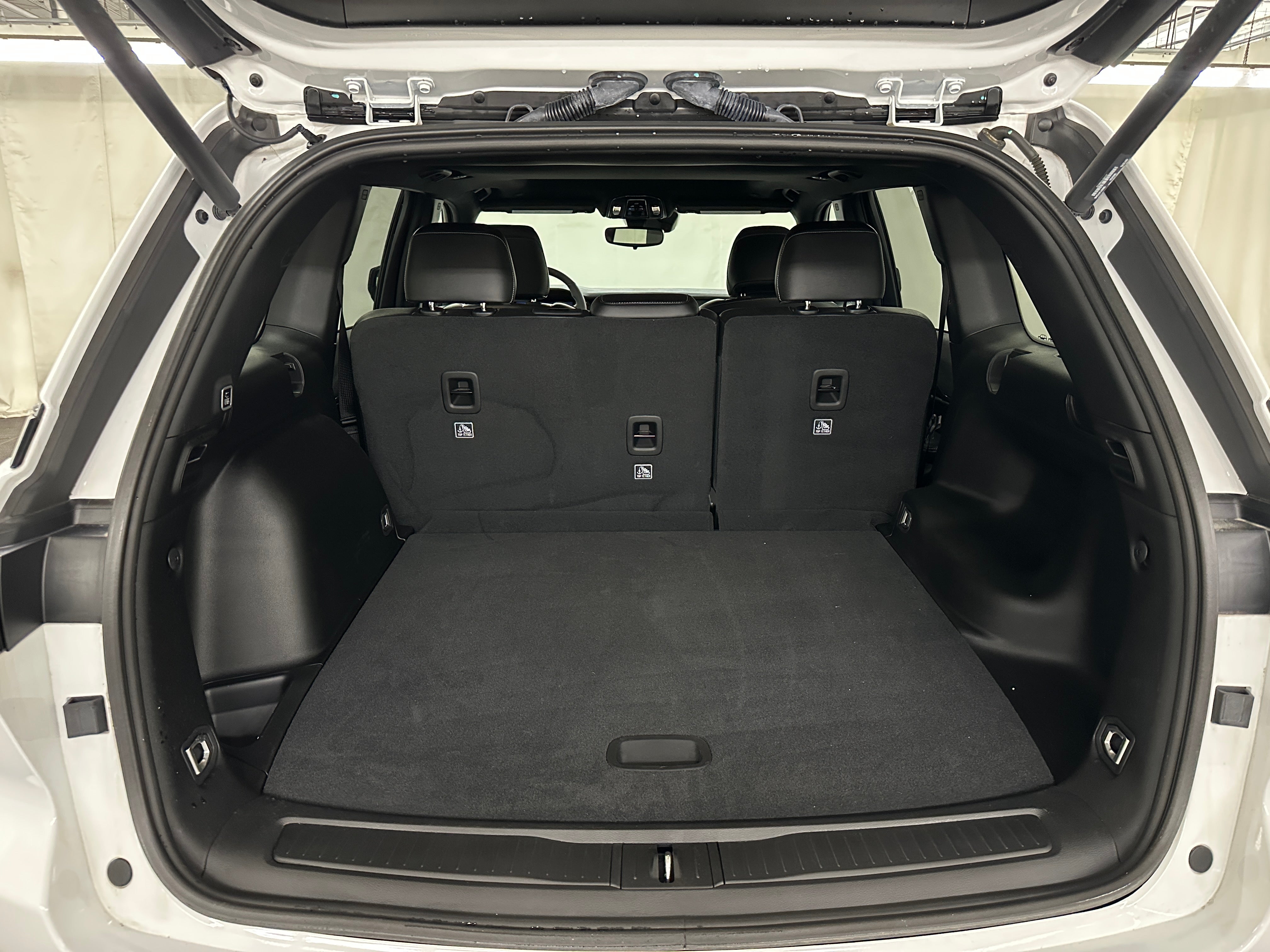 2024 Jeep Grand Cherokee Altitude 6