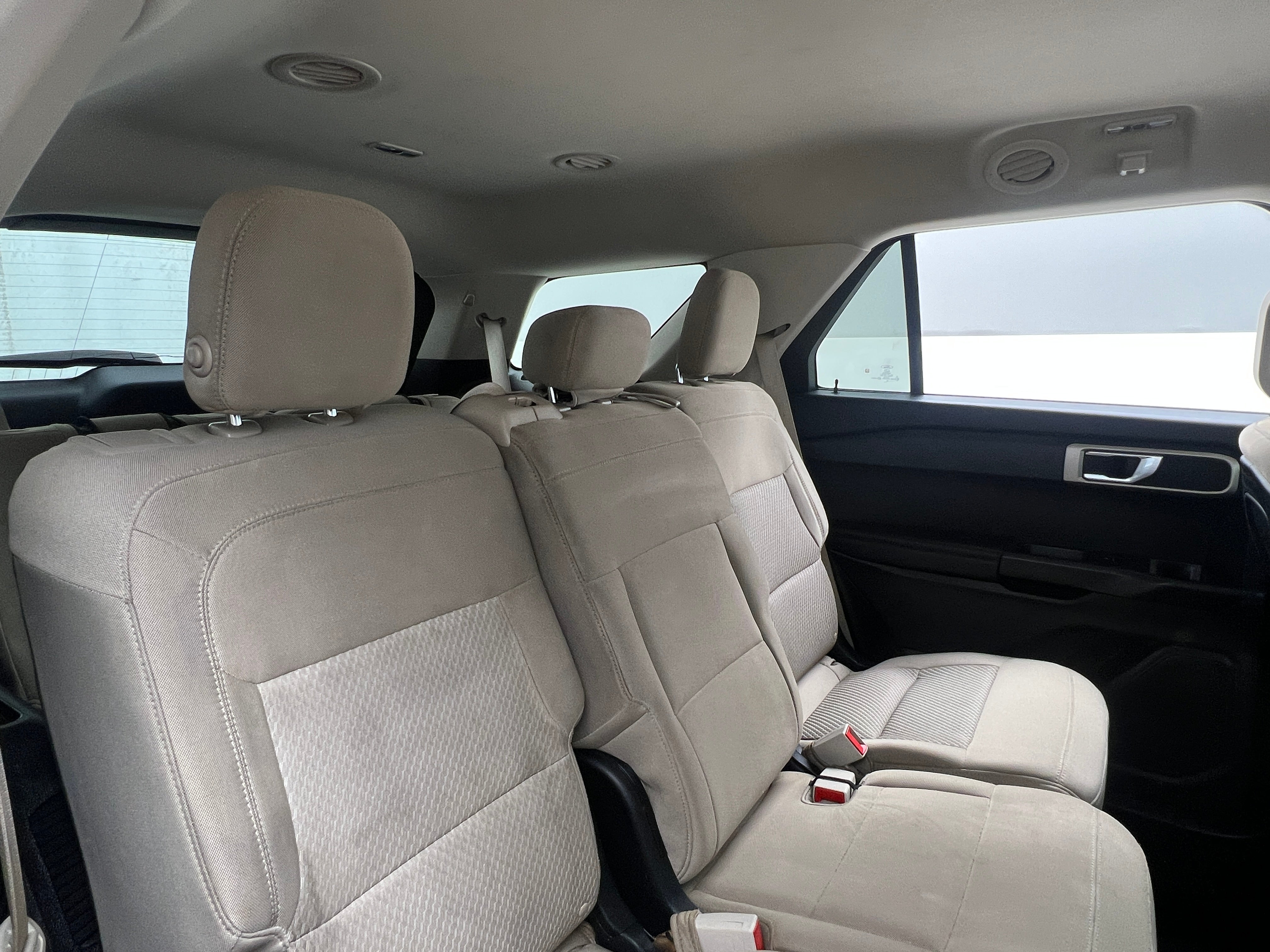 2020 Ford Explorer Base 6