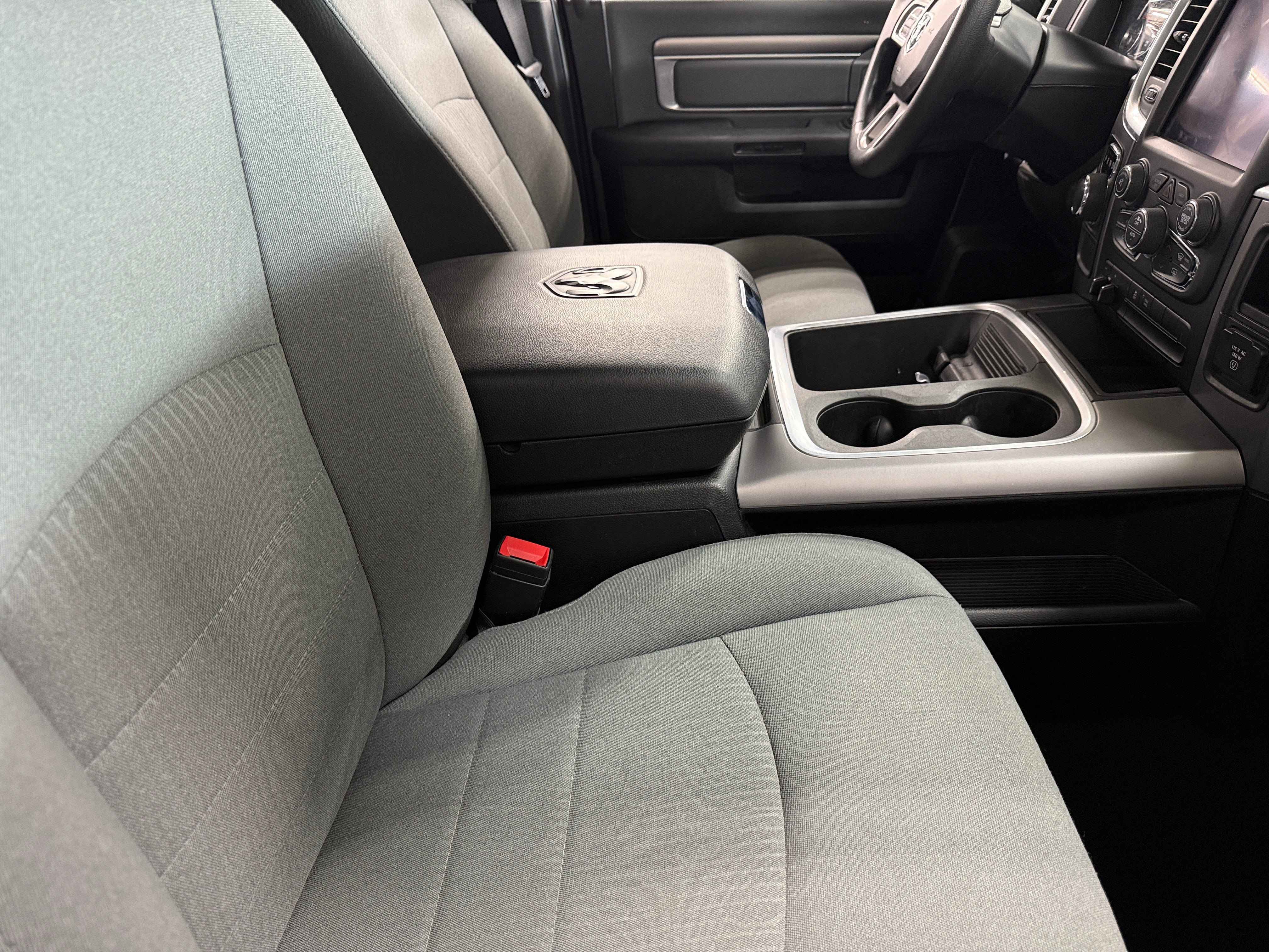 2023 RAM 1500 Classic SLT 2