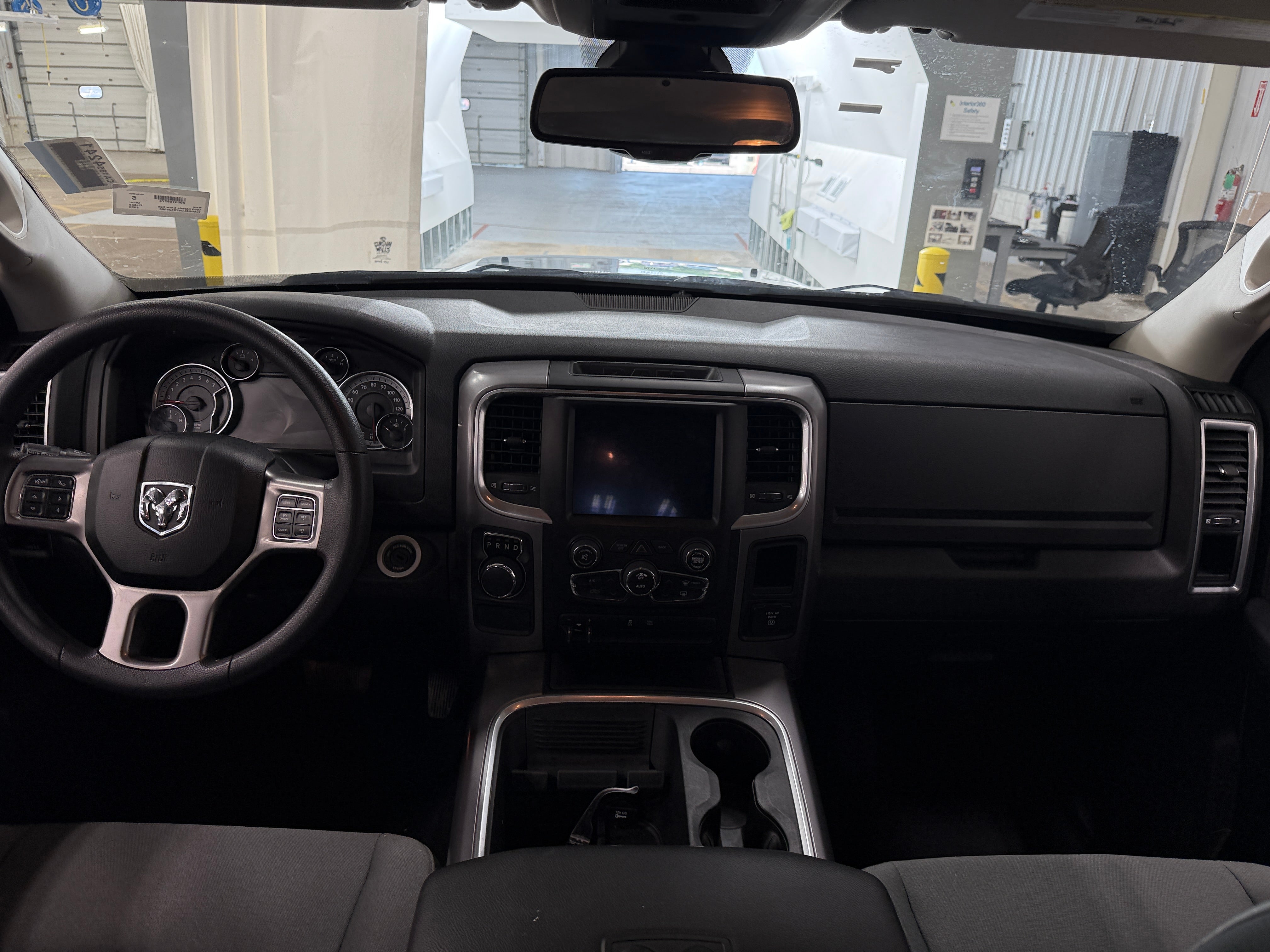 2023 RAM 1500 Classic SLT 3