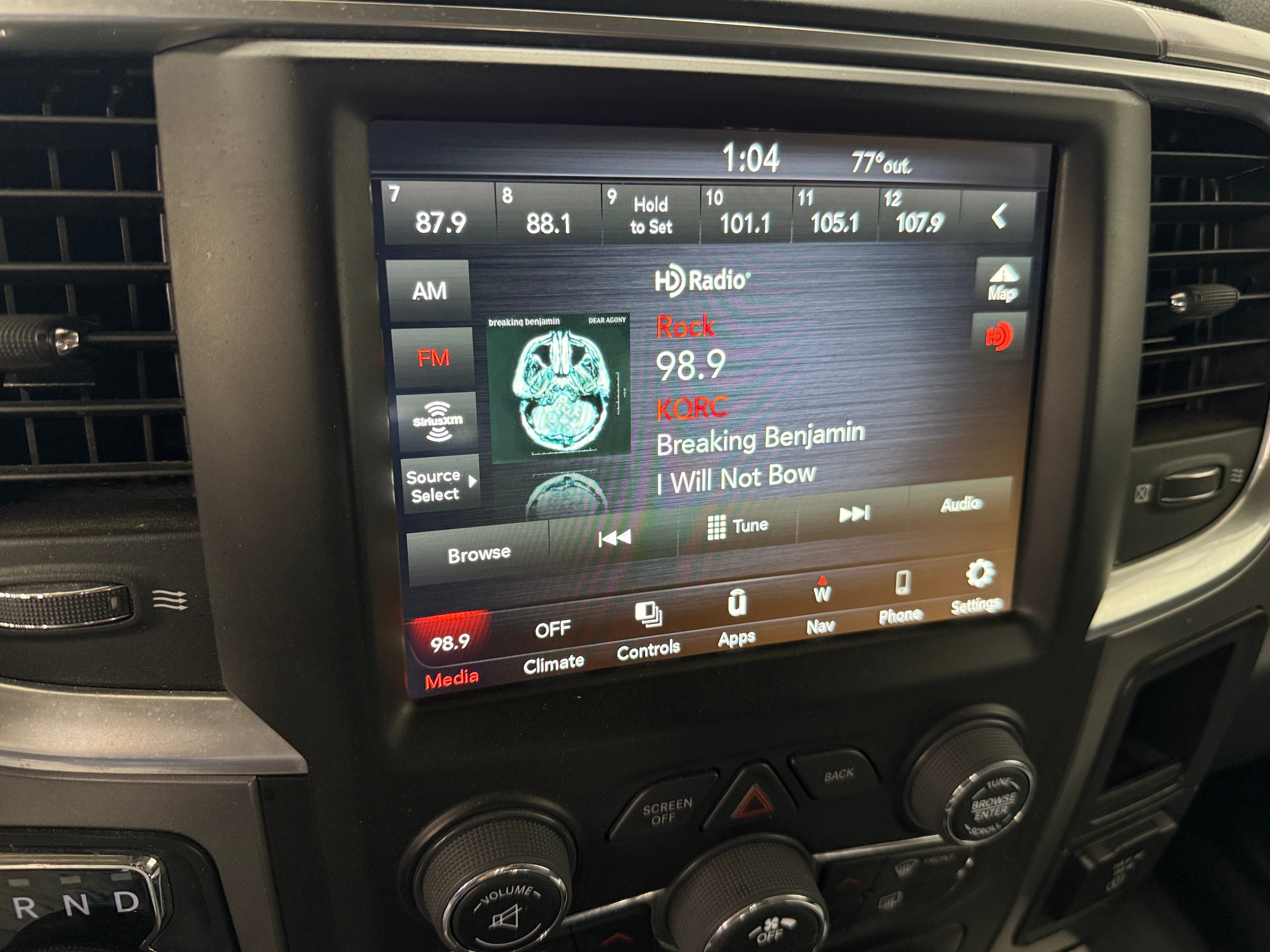 2023 RAM 1500 Classic SLT 4