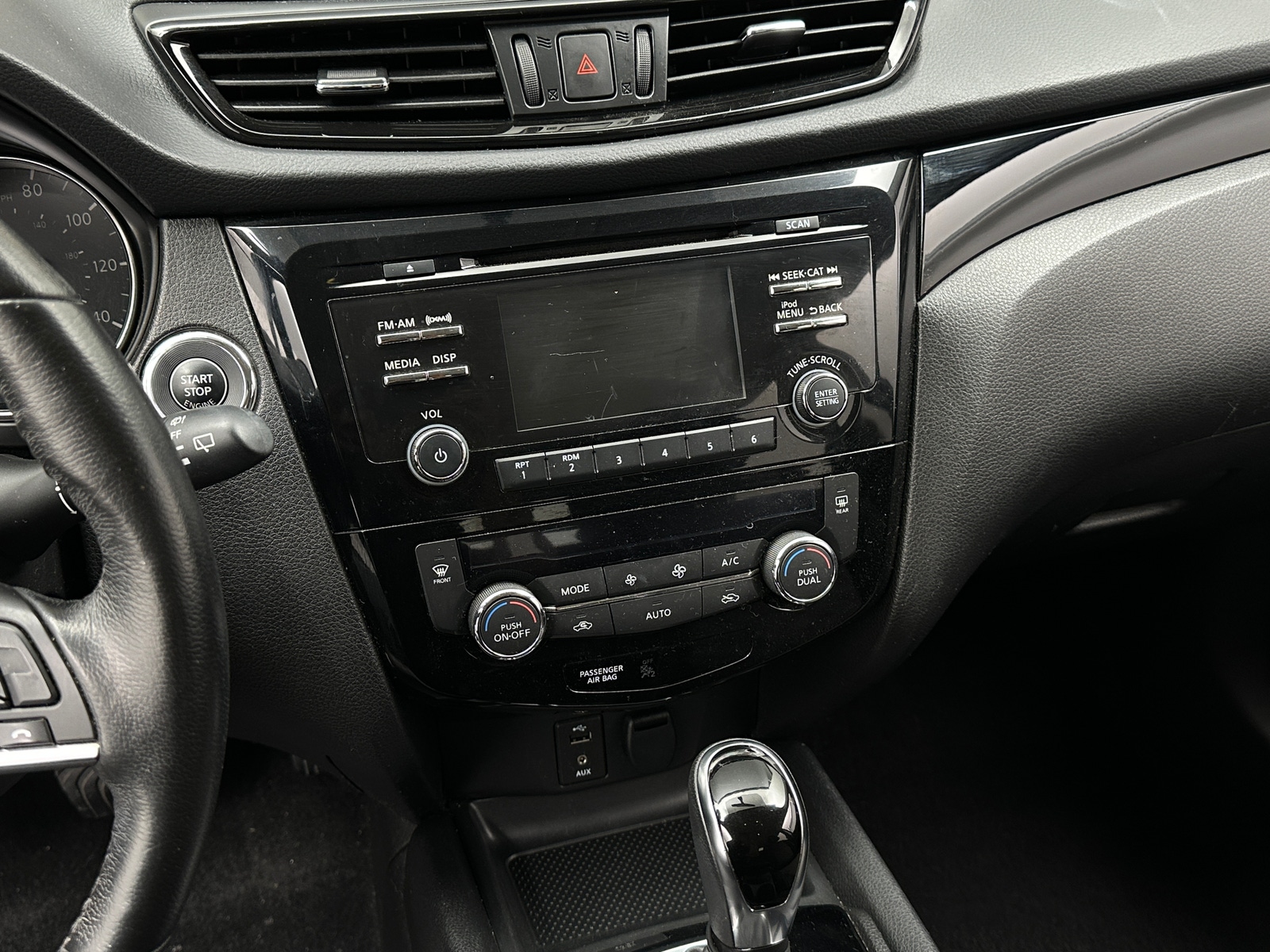 Thumbnail: 2018 Nissan Rogue Sport - 4