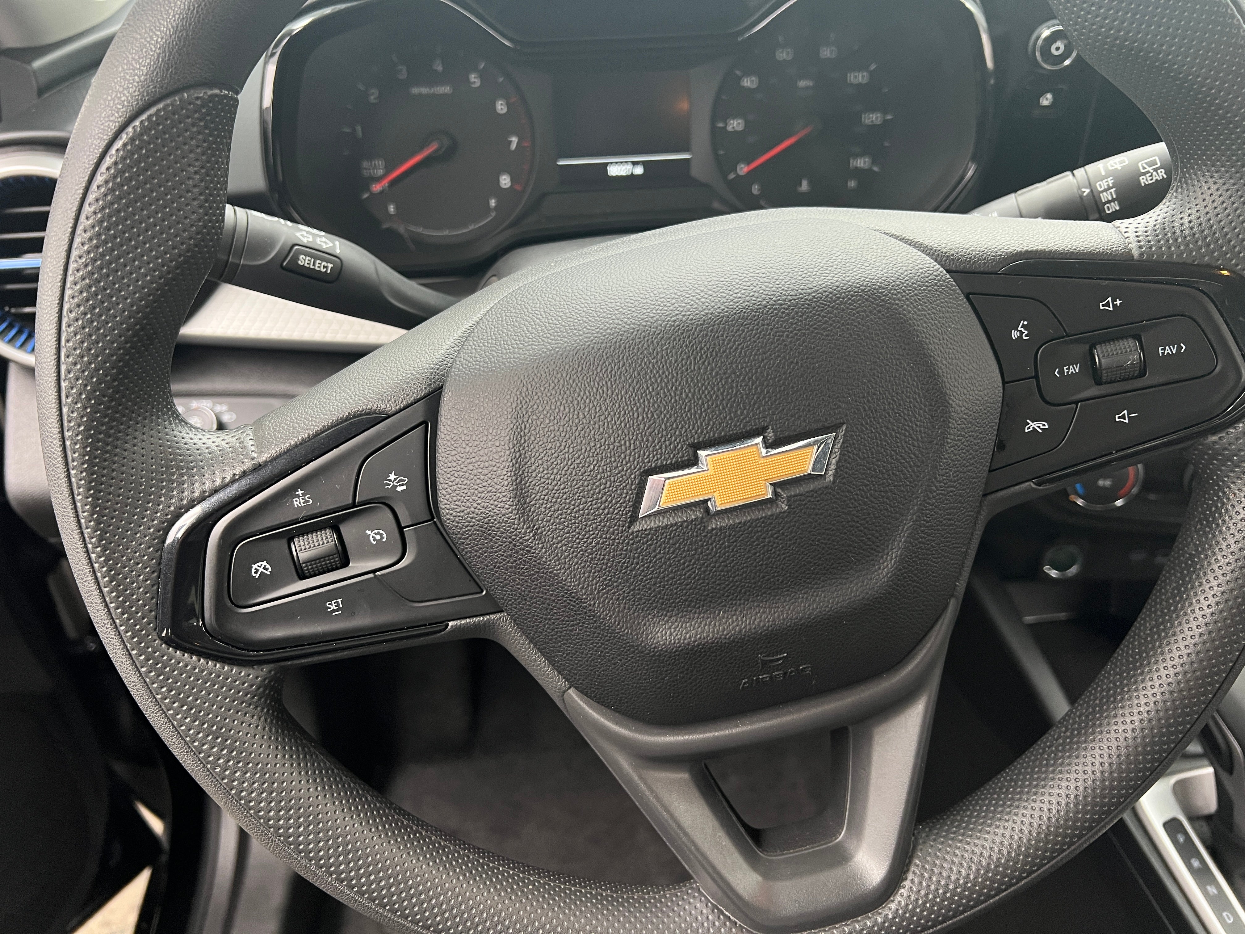 2025 Chevrolet Trax LS 5