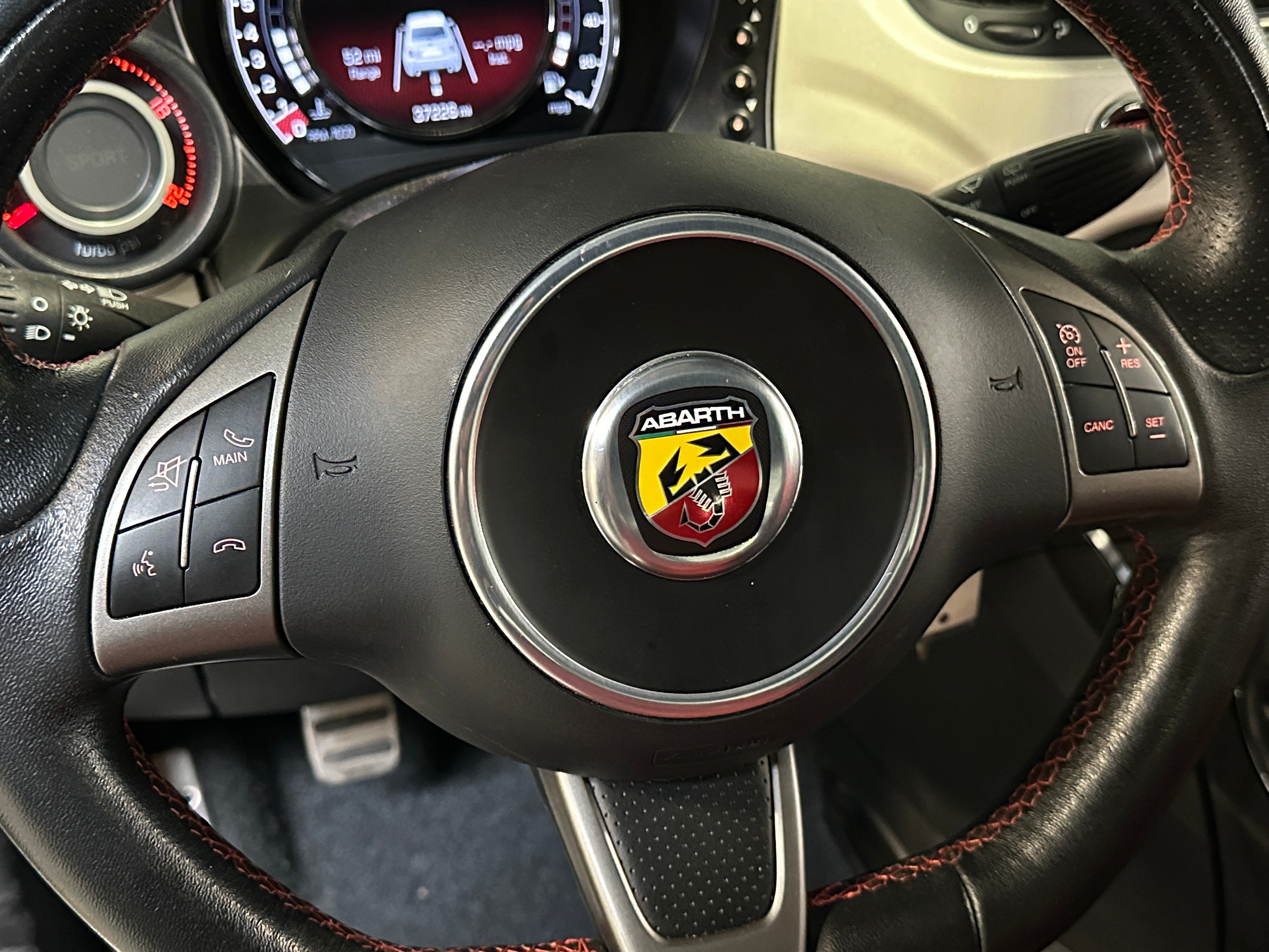 2017 Fiat 500 Abarth 4