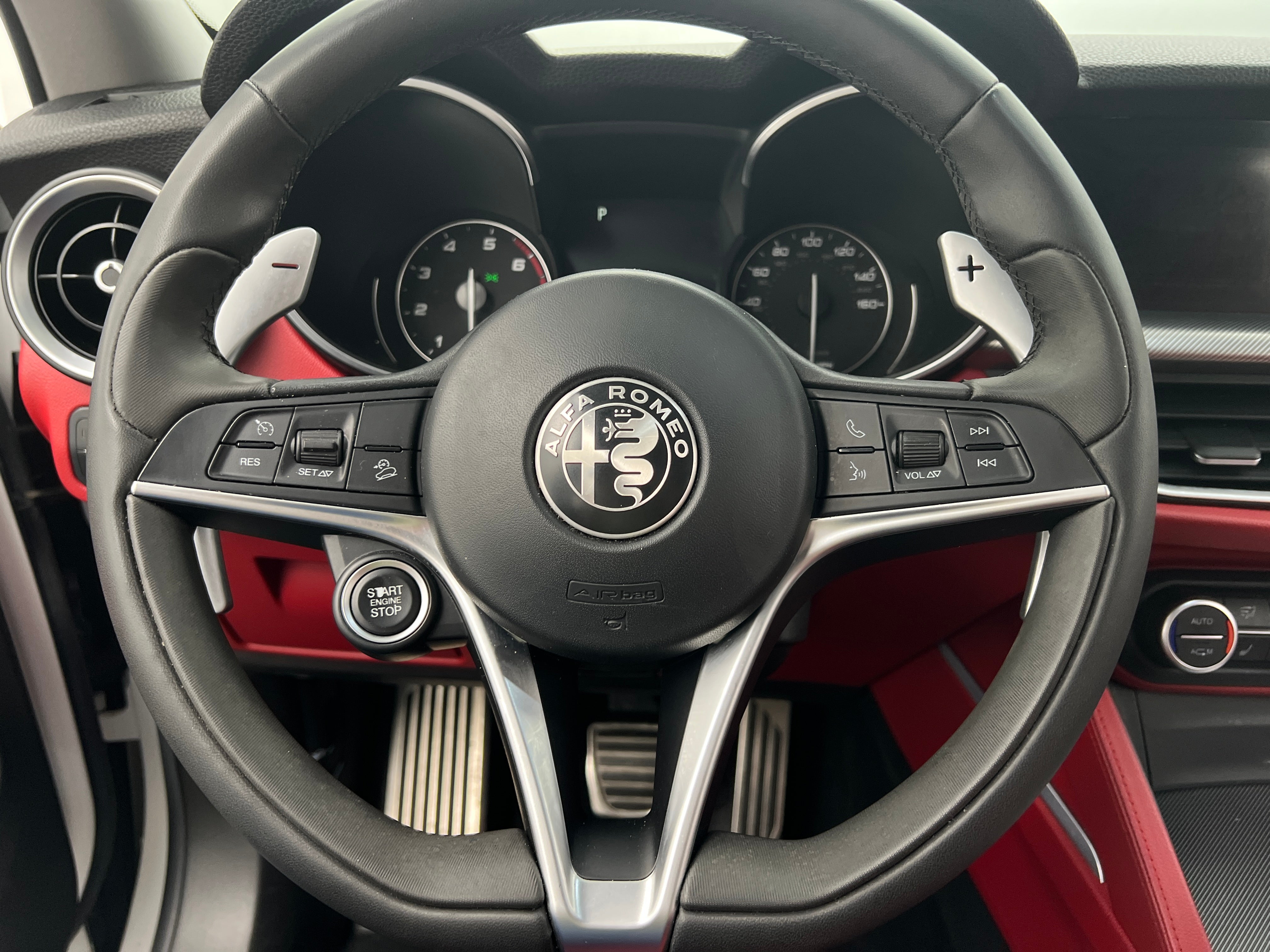 2018 Alfa Romeo Stelvio Sport 4