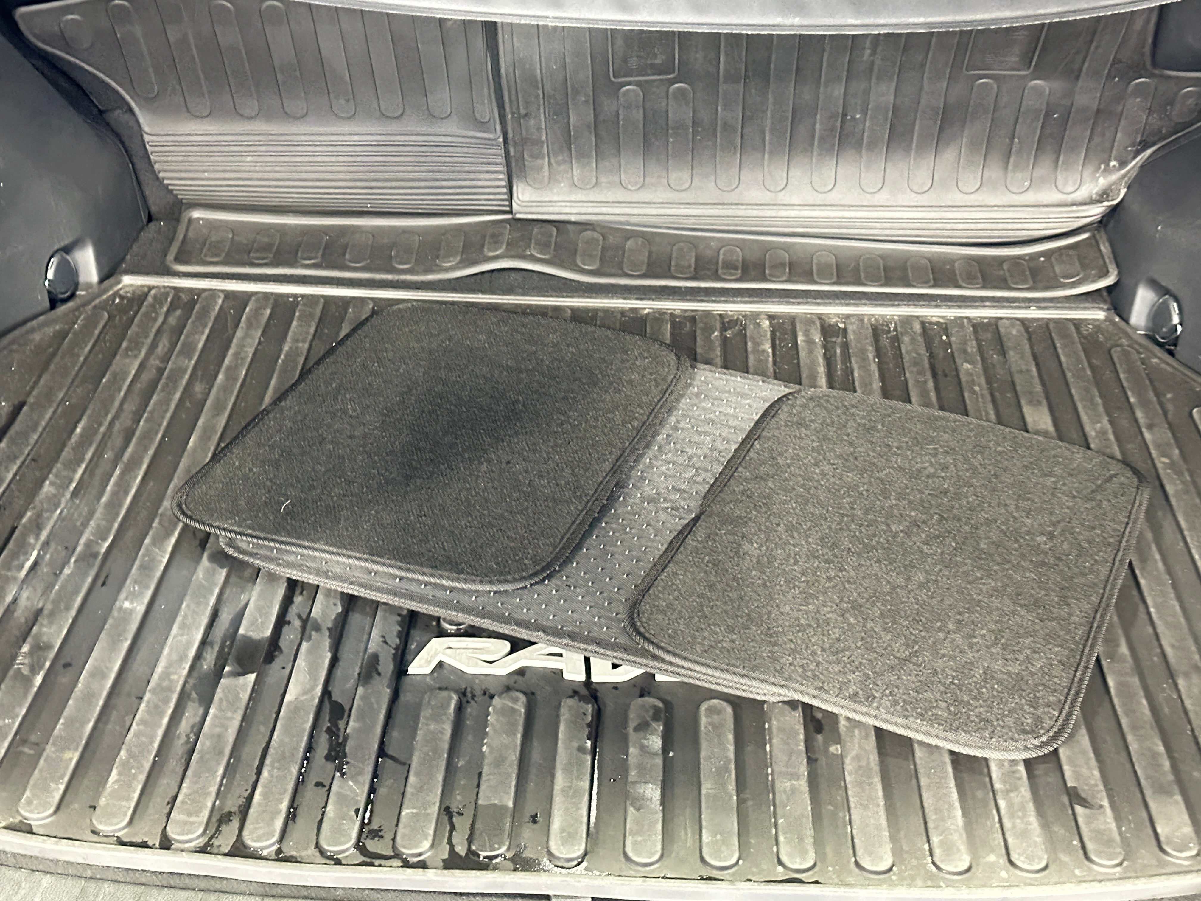 2023 Toyota RAV4 XLE Premium 6