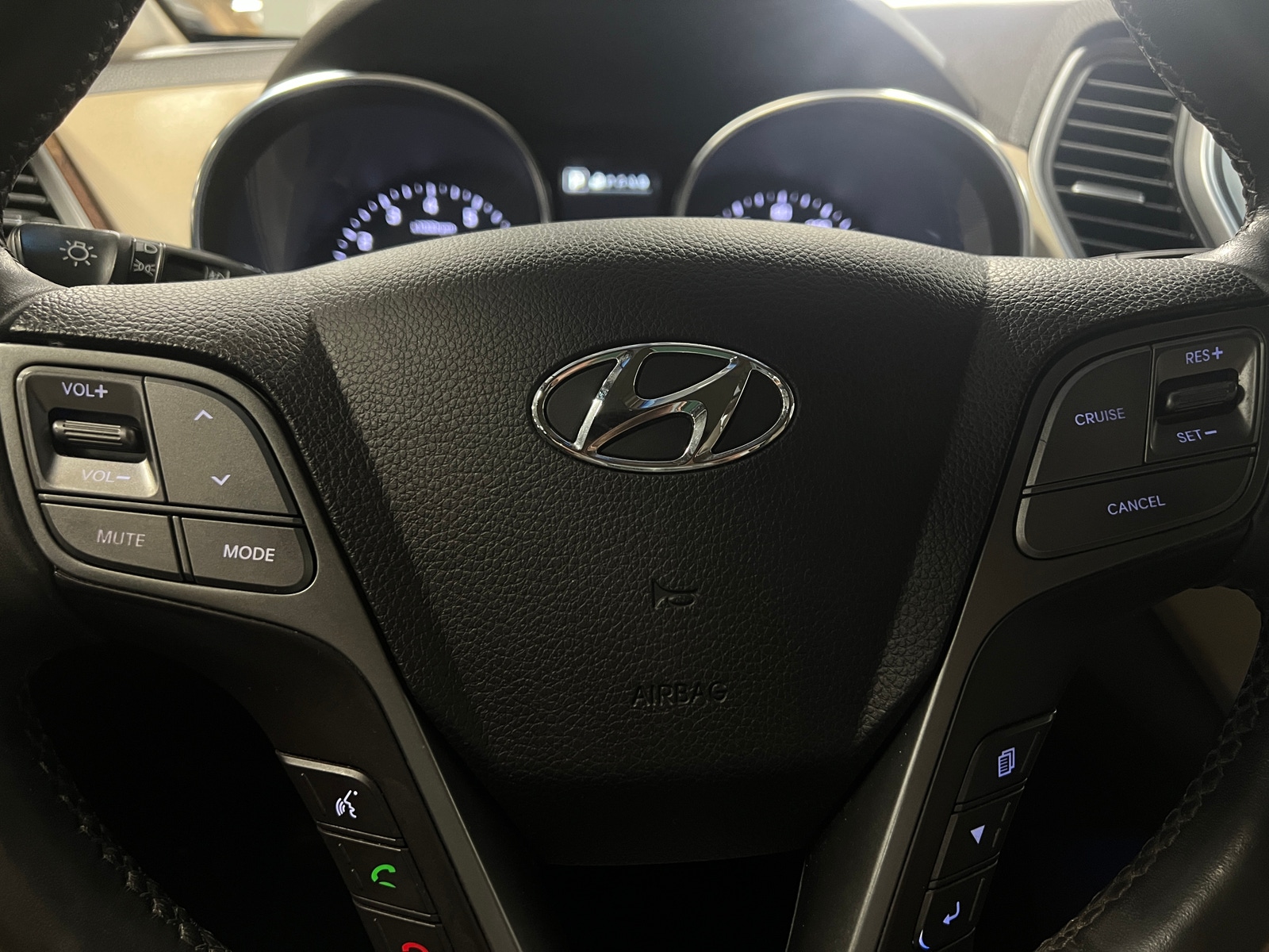 Thumbnail: 2017 Hyundai Santa Fe - 4