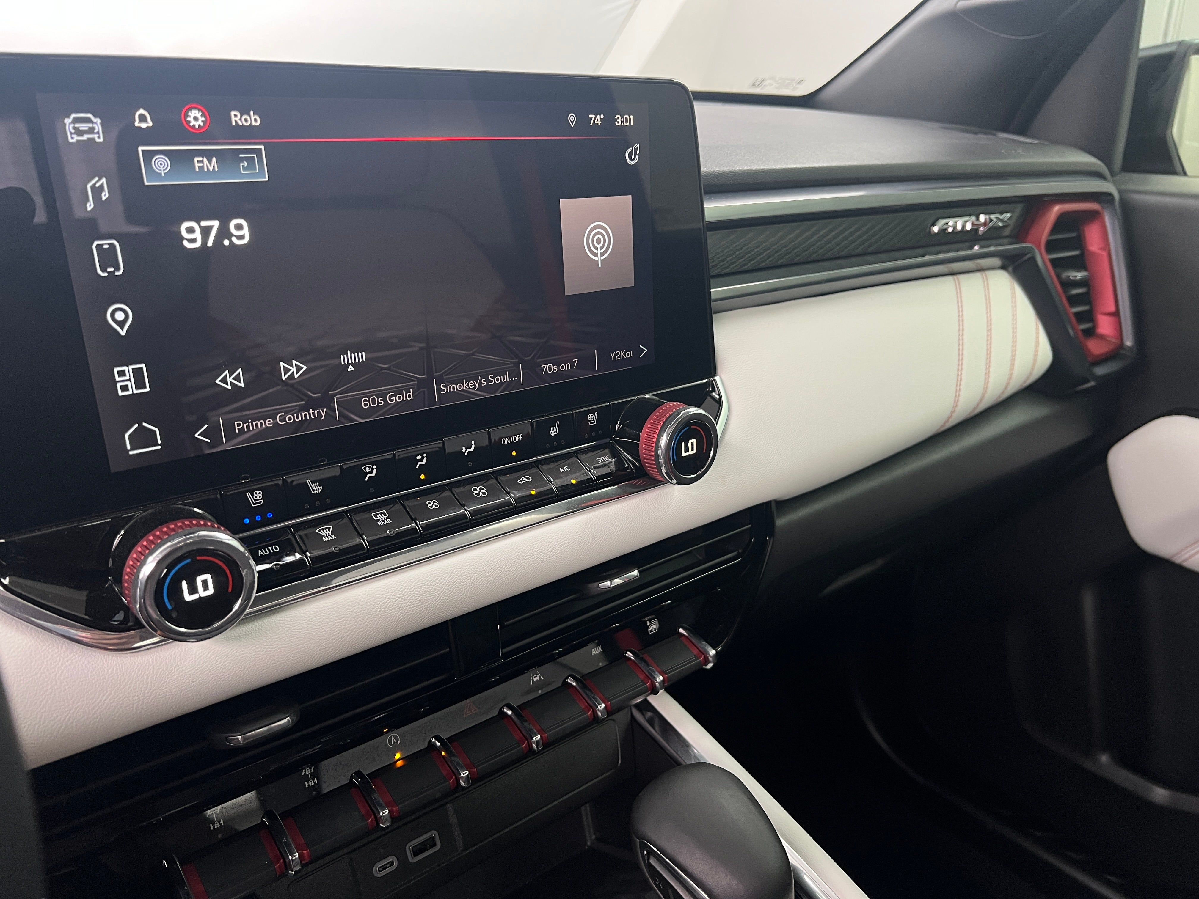 2024 GMC Canyon AT4X 3