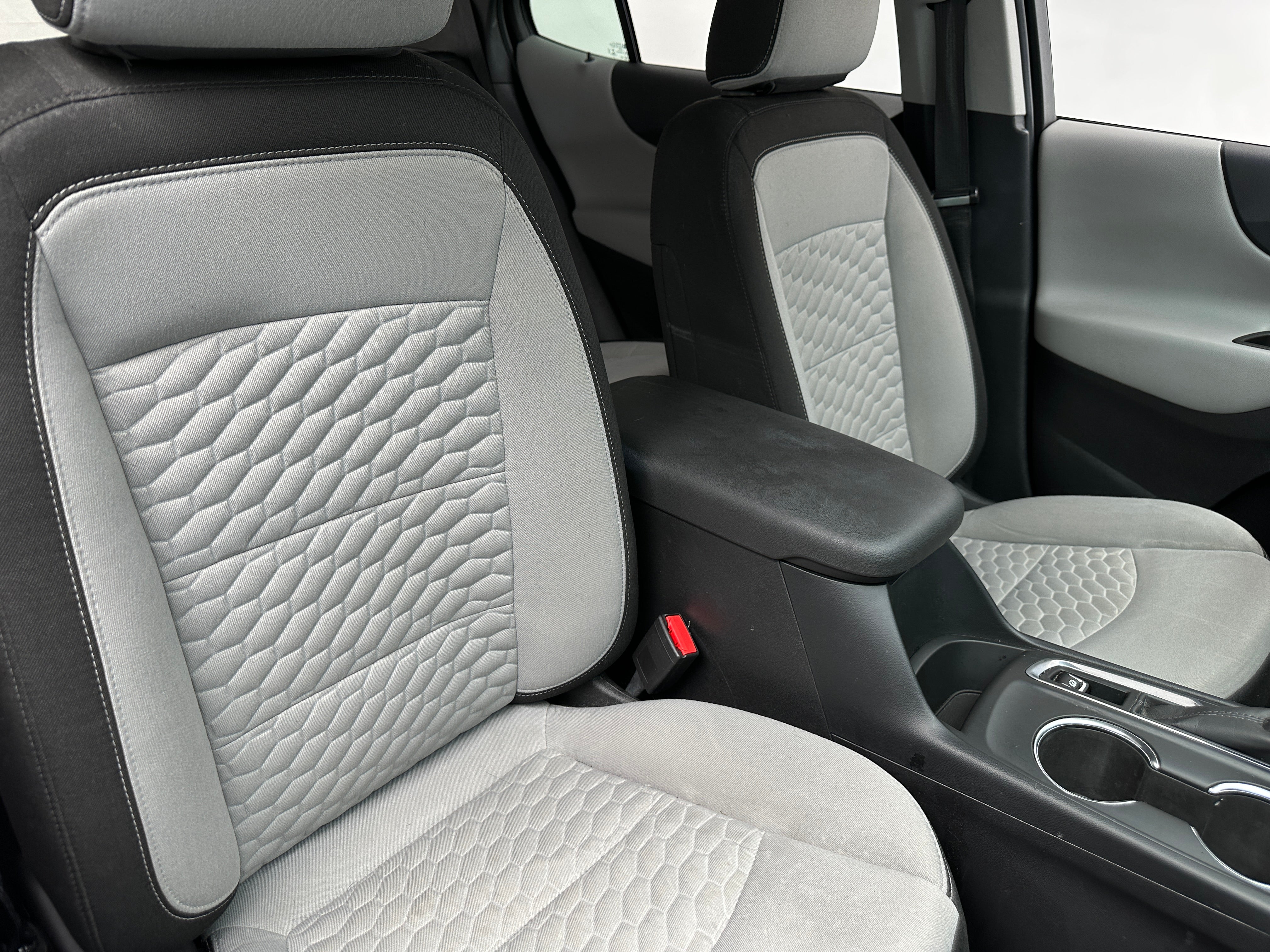 2019 Chevrolet Equinox LS 2