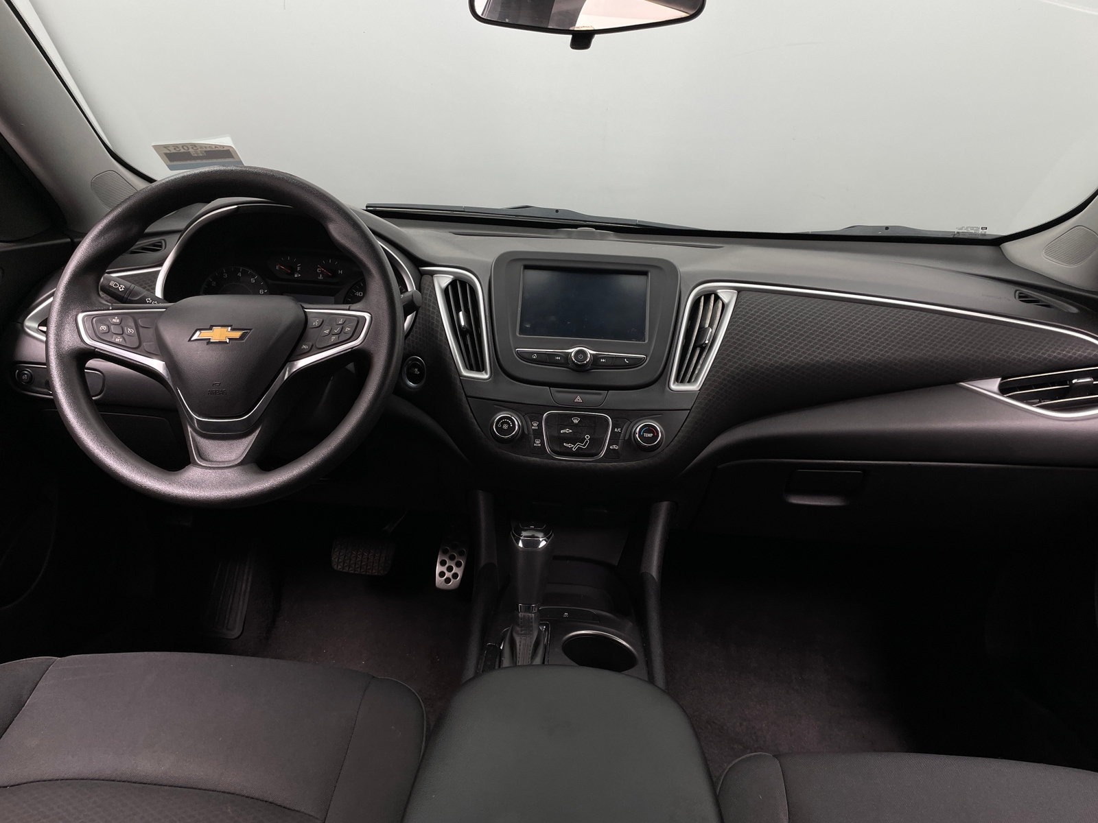 Thumbnail: 2017 Chevrolet Malibu - 3
