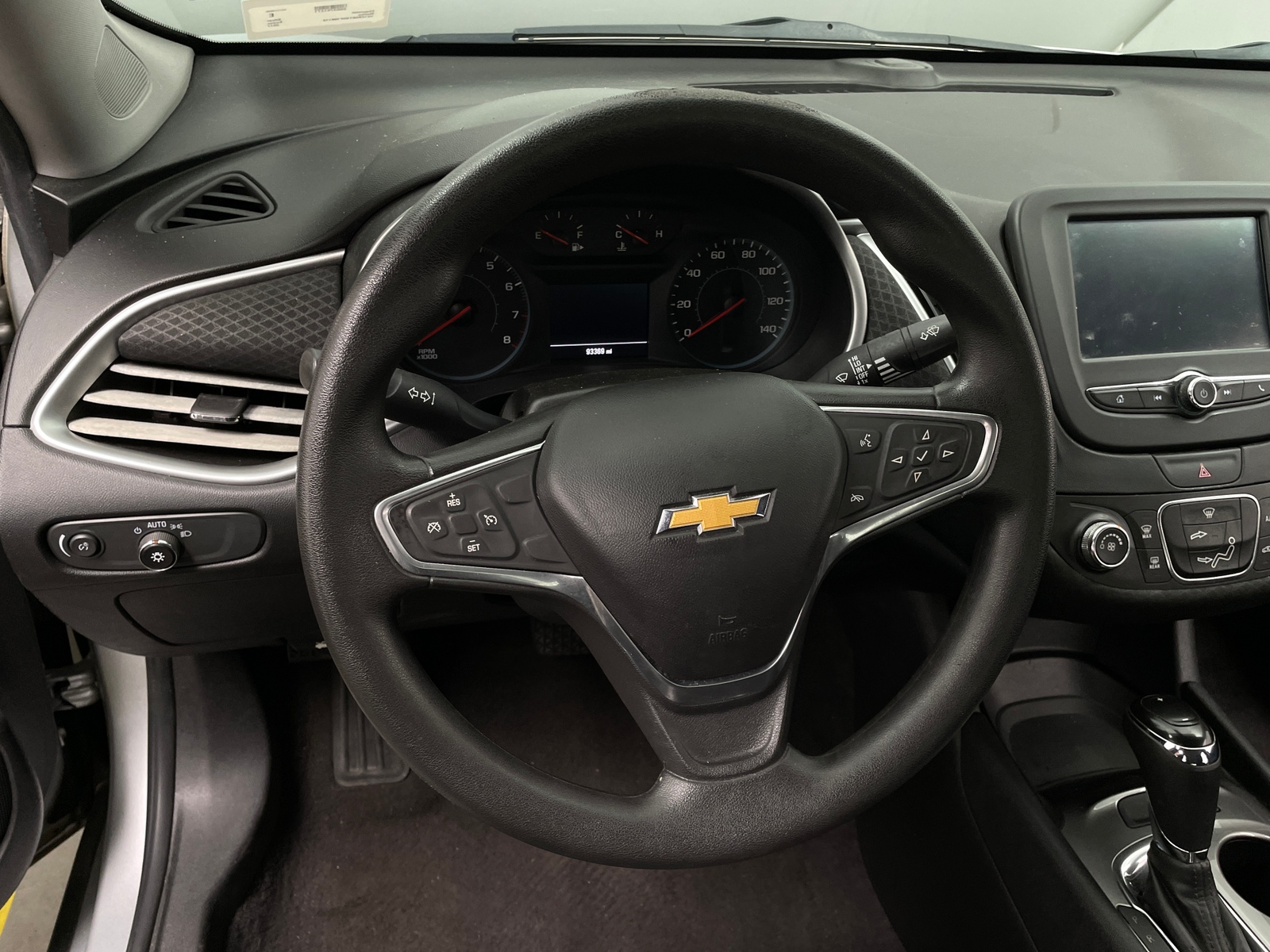Thumbnail: 2017 Chevrolet Malibu - 5