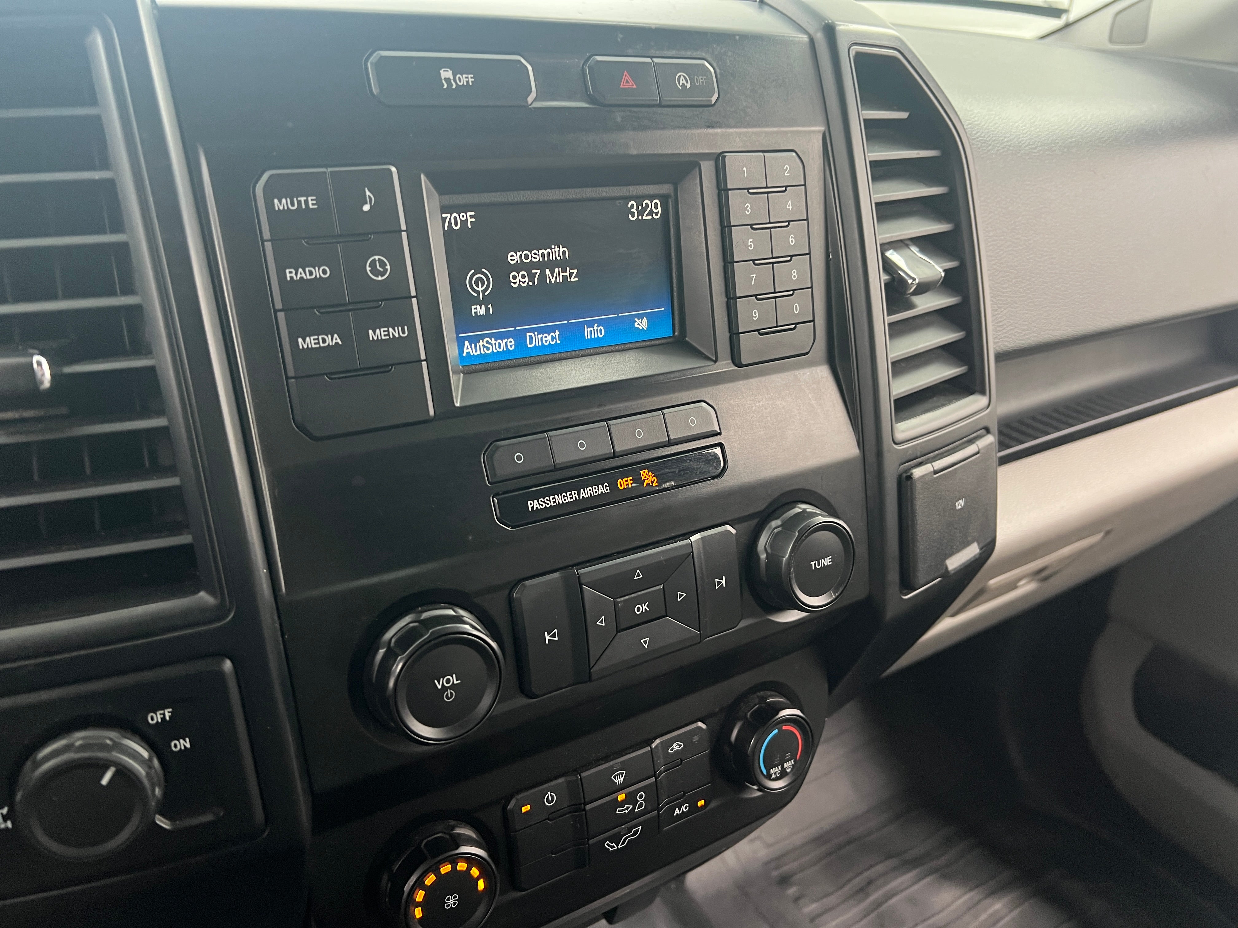 2017 Ford Econoline E-150 4