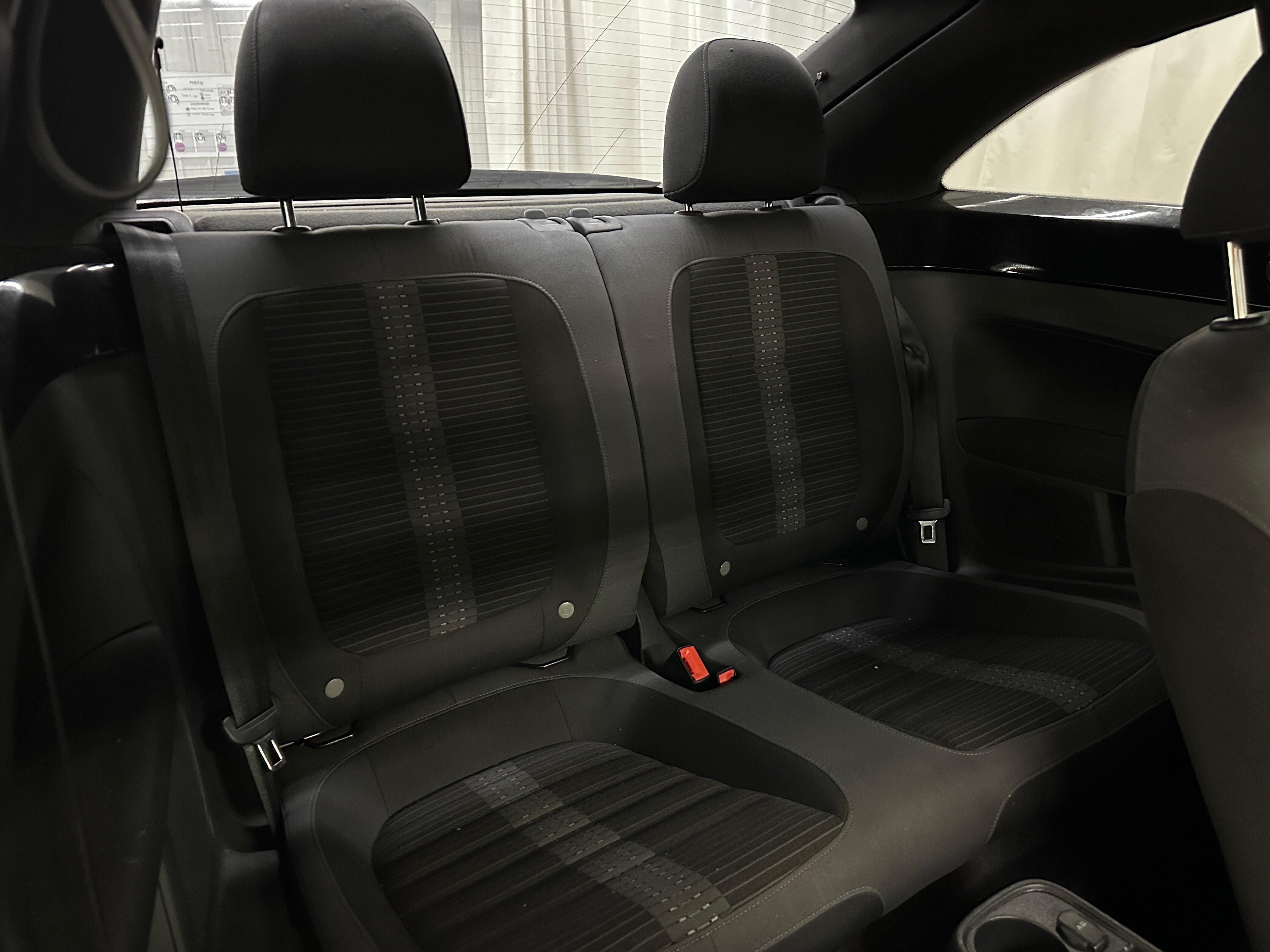 2012 Volkswagen Beetle  6