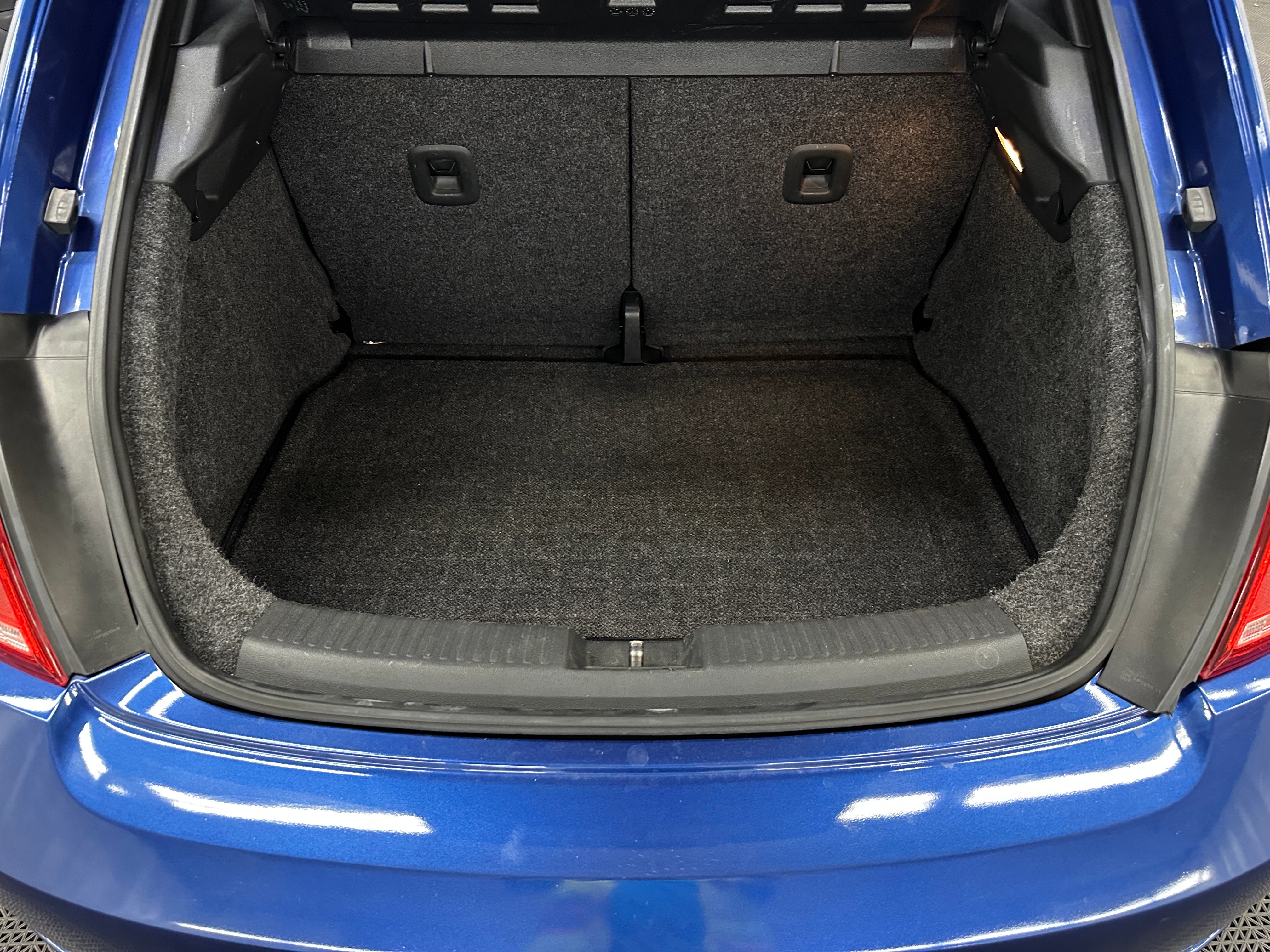 2012 Volkswagen Beetle  7