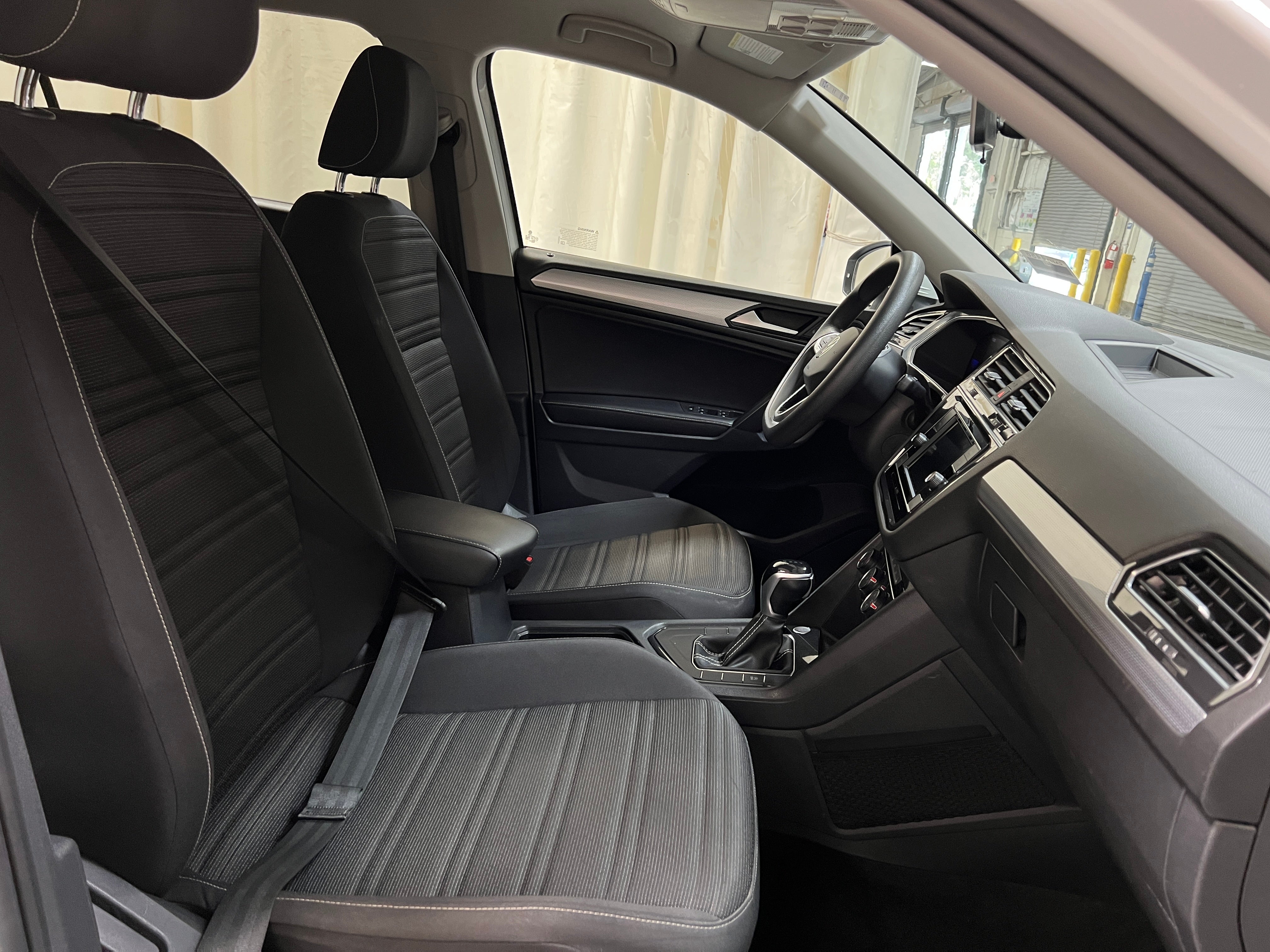 Thumbnail: 2022 Volkswagen Tiguan - 2