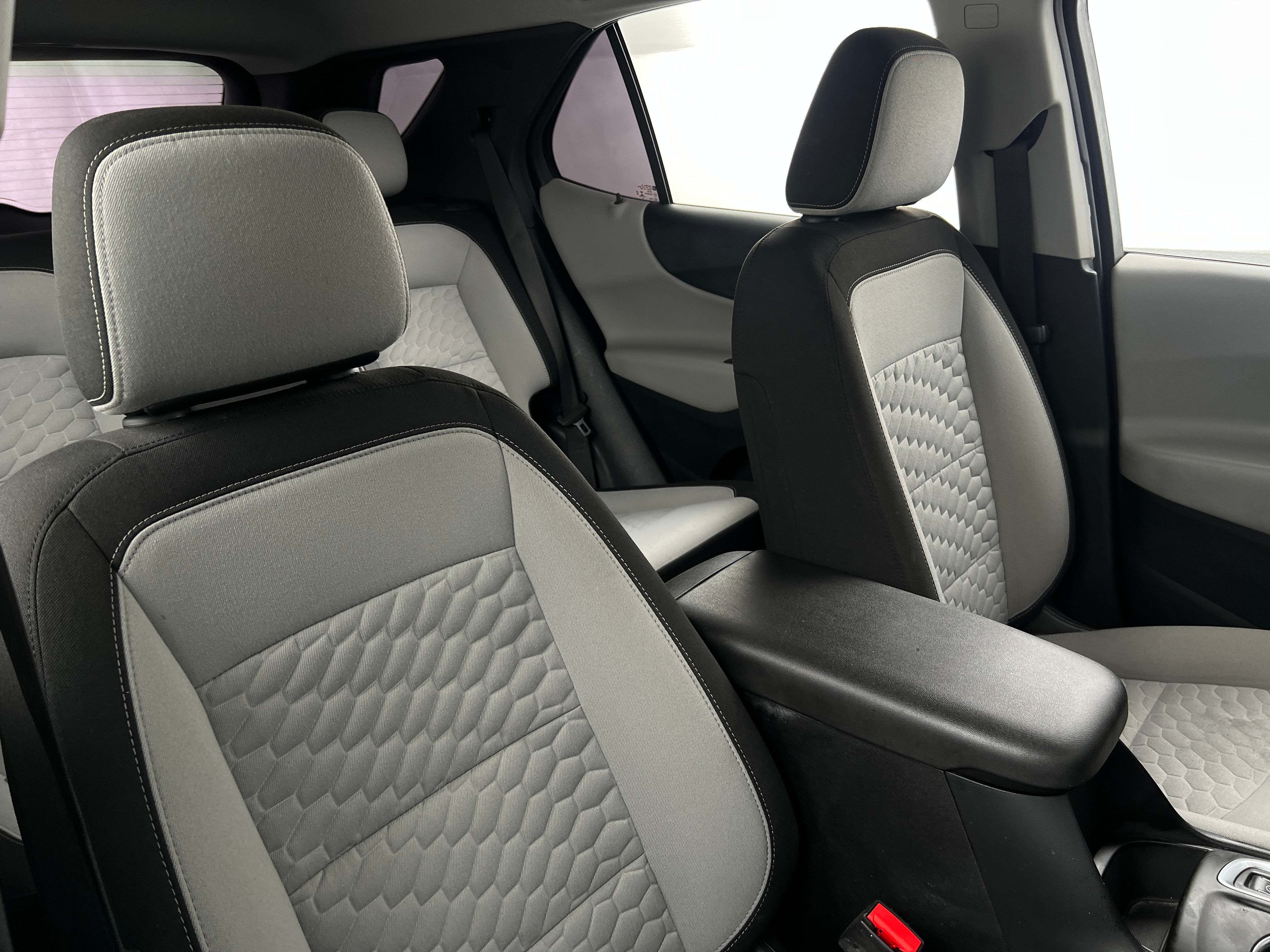 2020 Chevrolet Equinox LS 2
